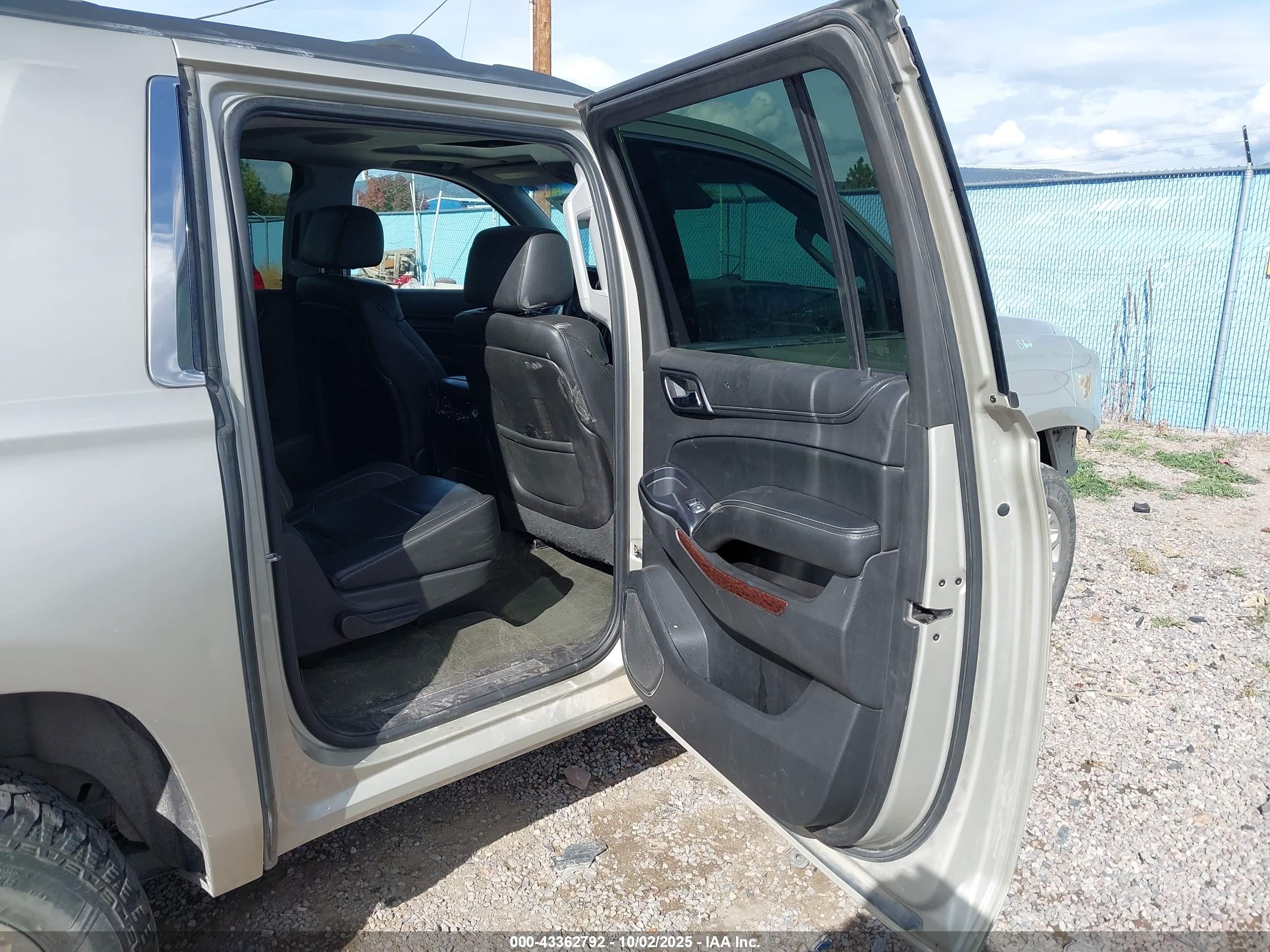 GMC YUKON image 8