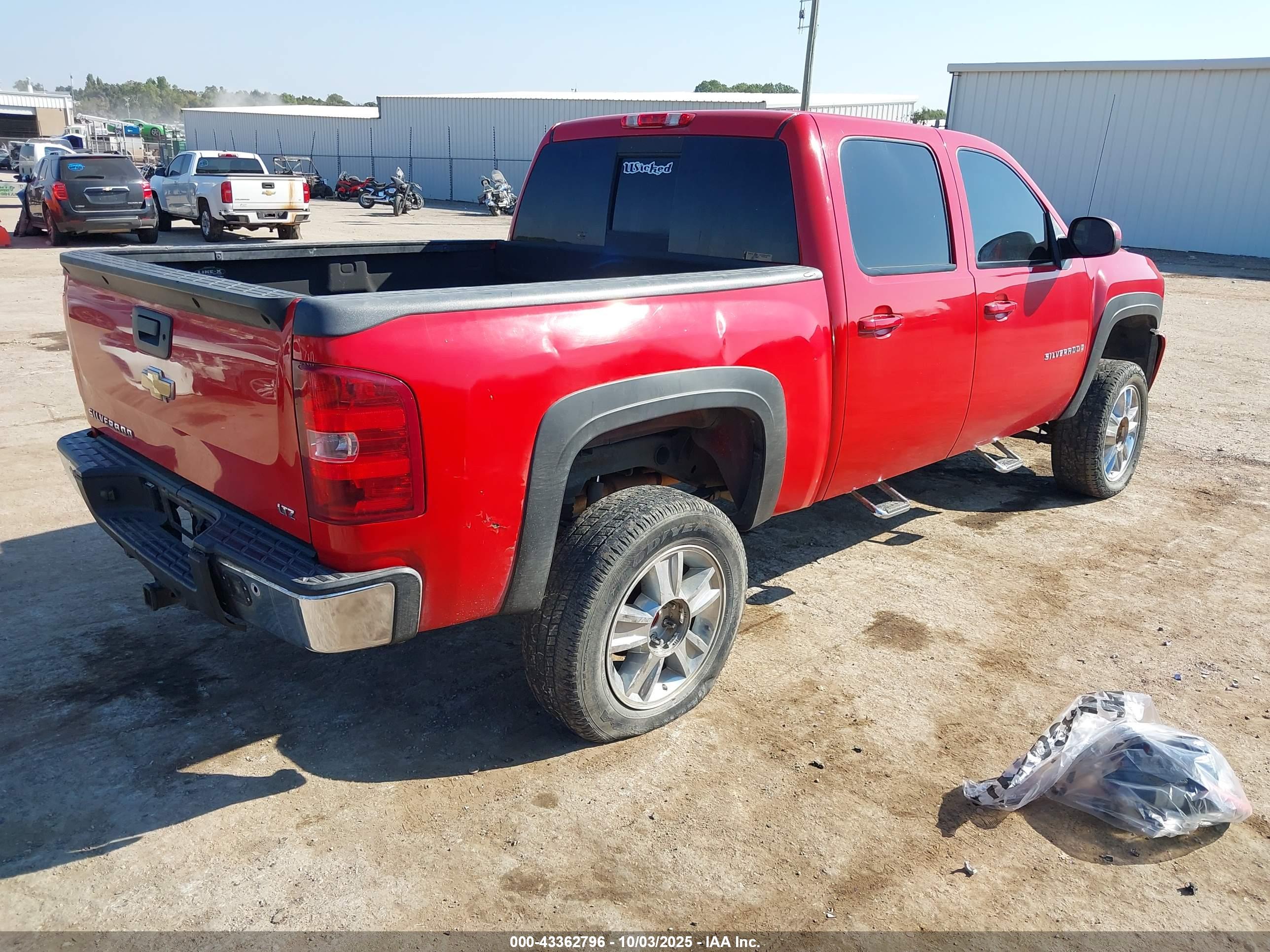 CHEVROLET SILVERADO image 4