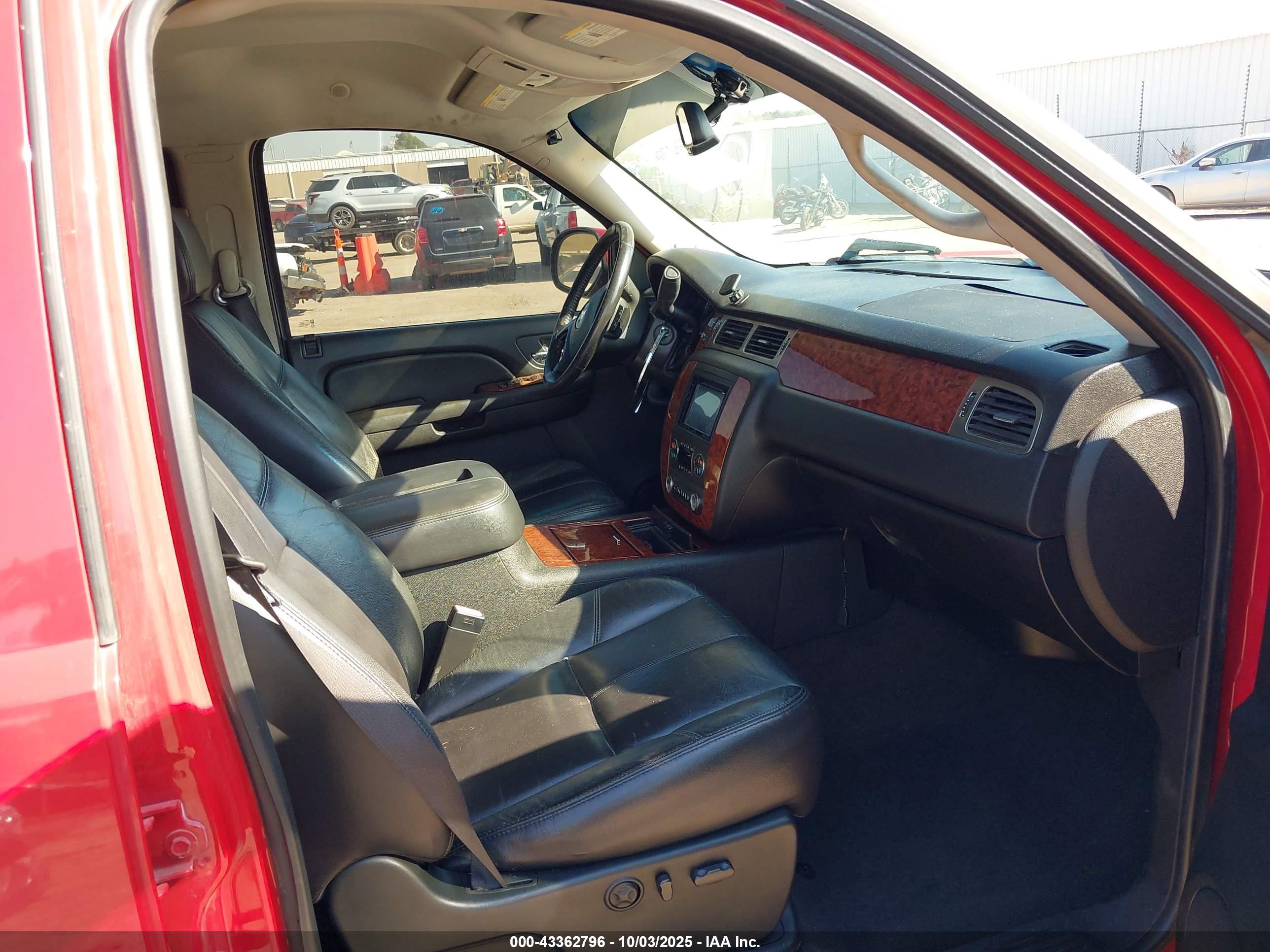 CHEVROLET SILVERADO image 5