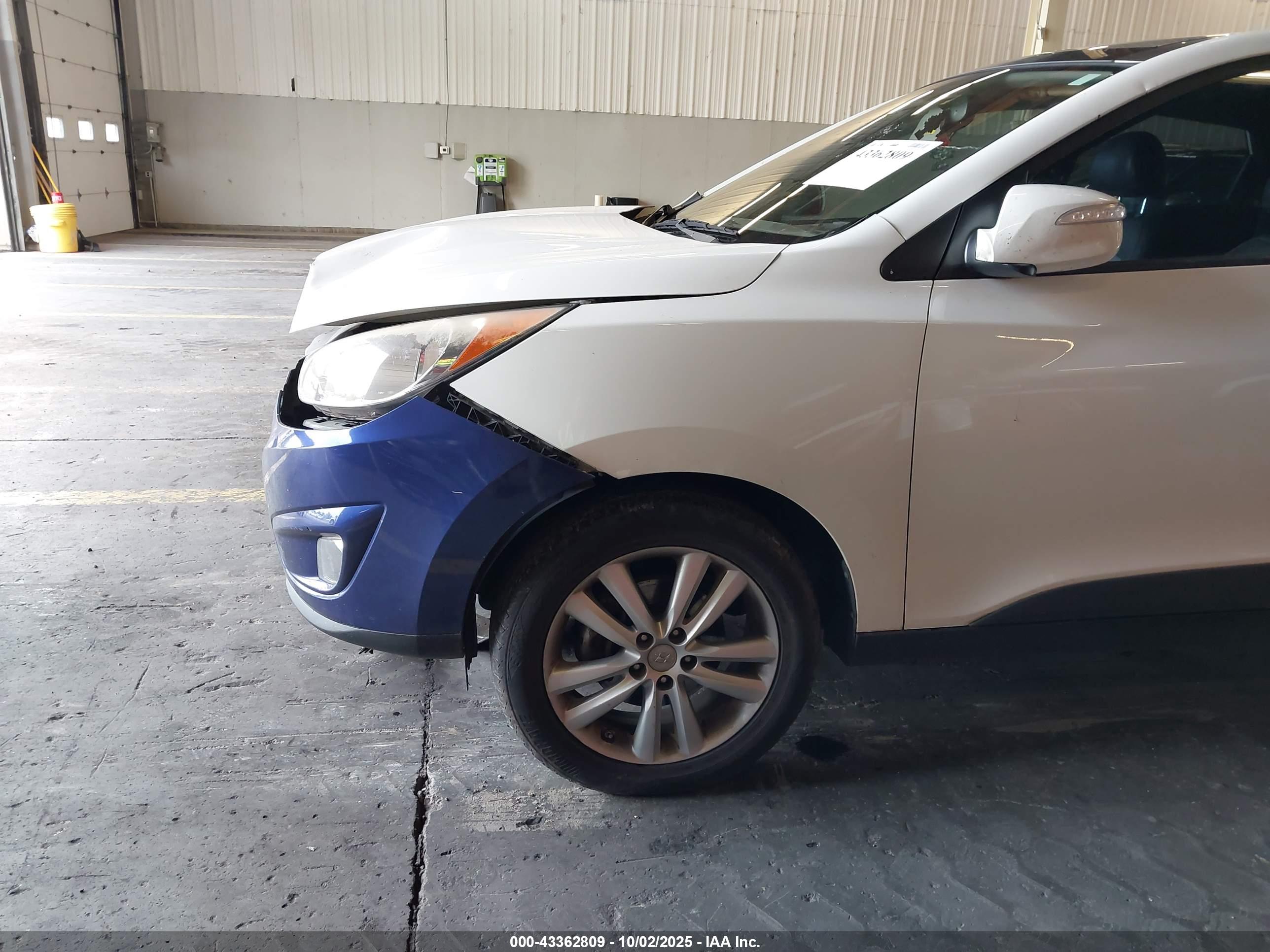 HYUNDAI TUCSON image 6