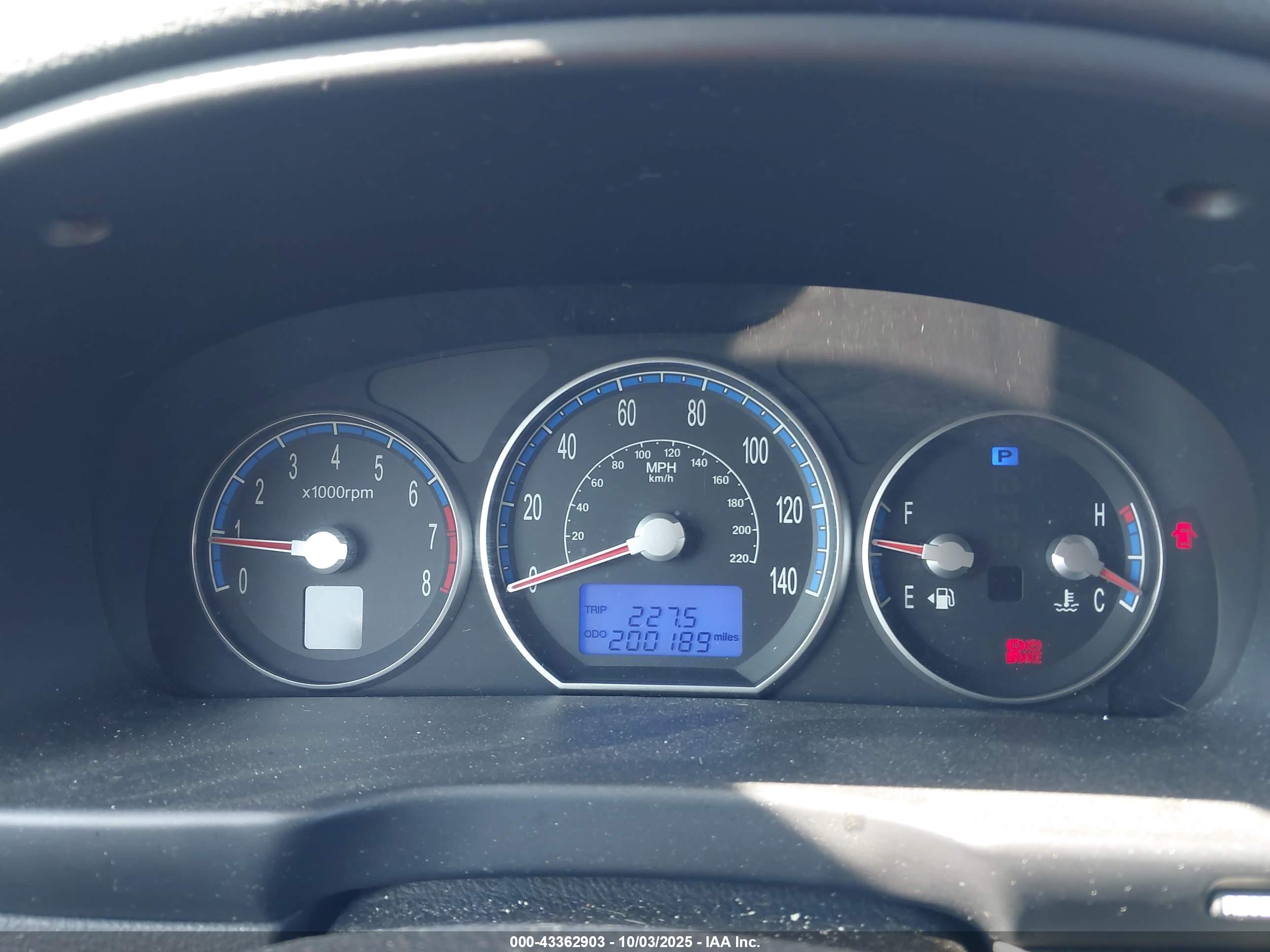 HYUNDAI SANTA image 7