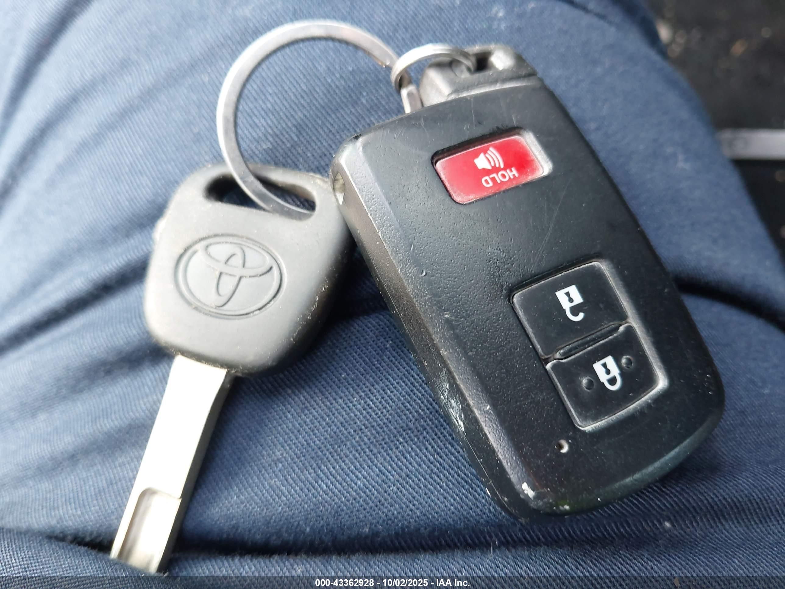 TOYOTA TACOMA image 11