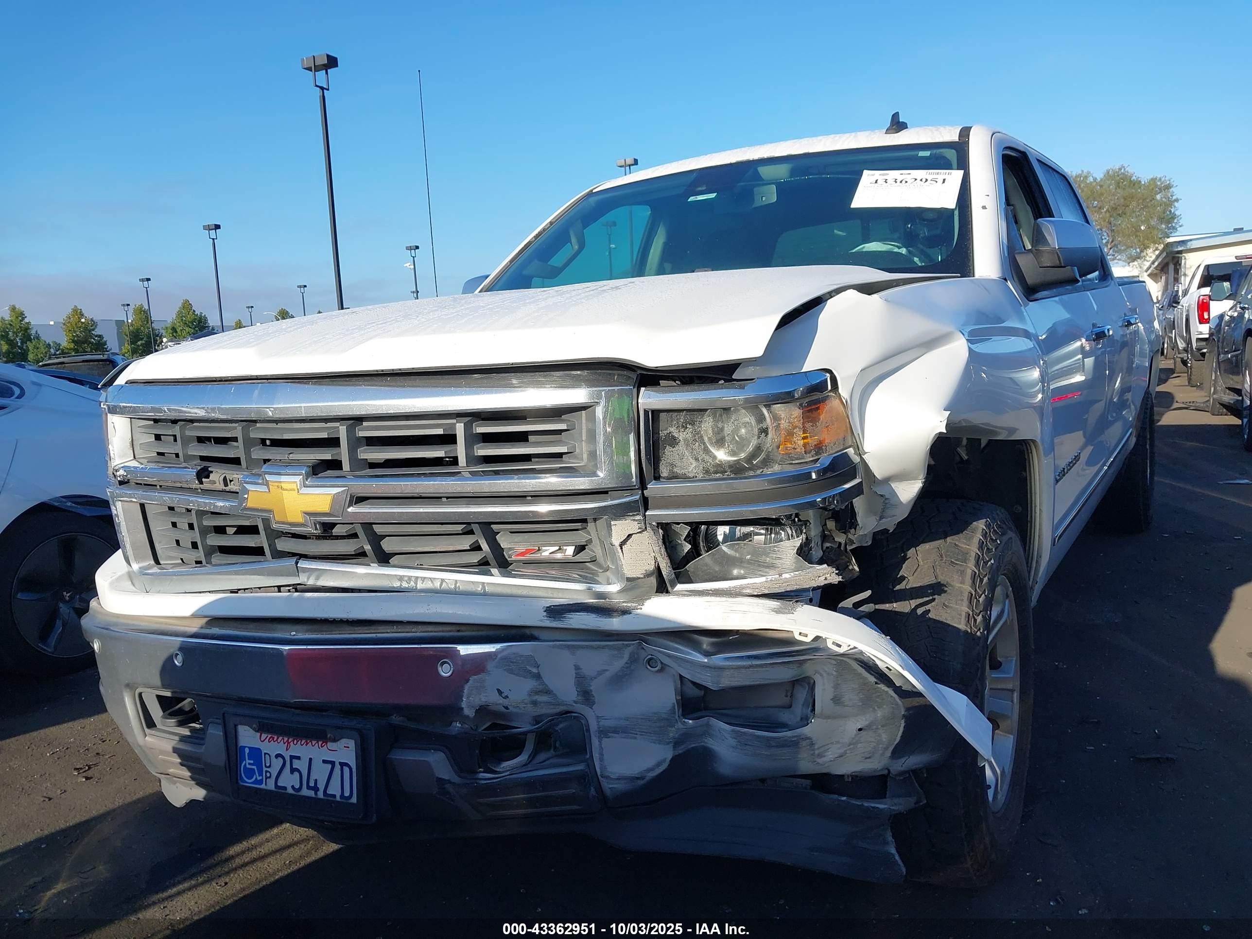CHEVROLET SILVERADO image 6