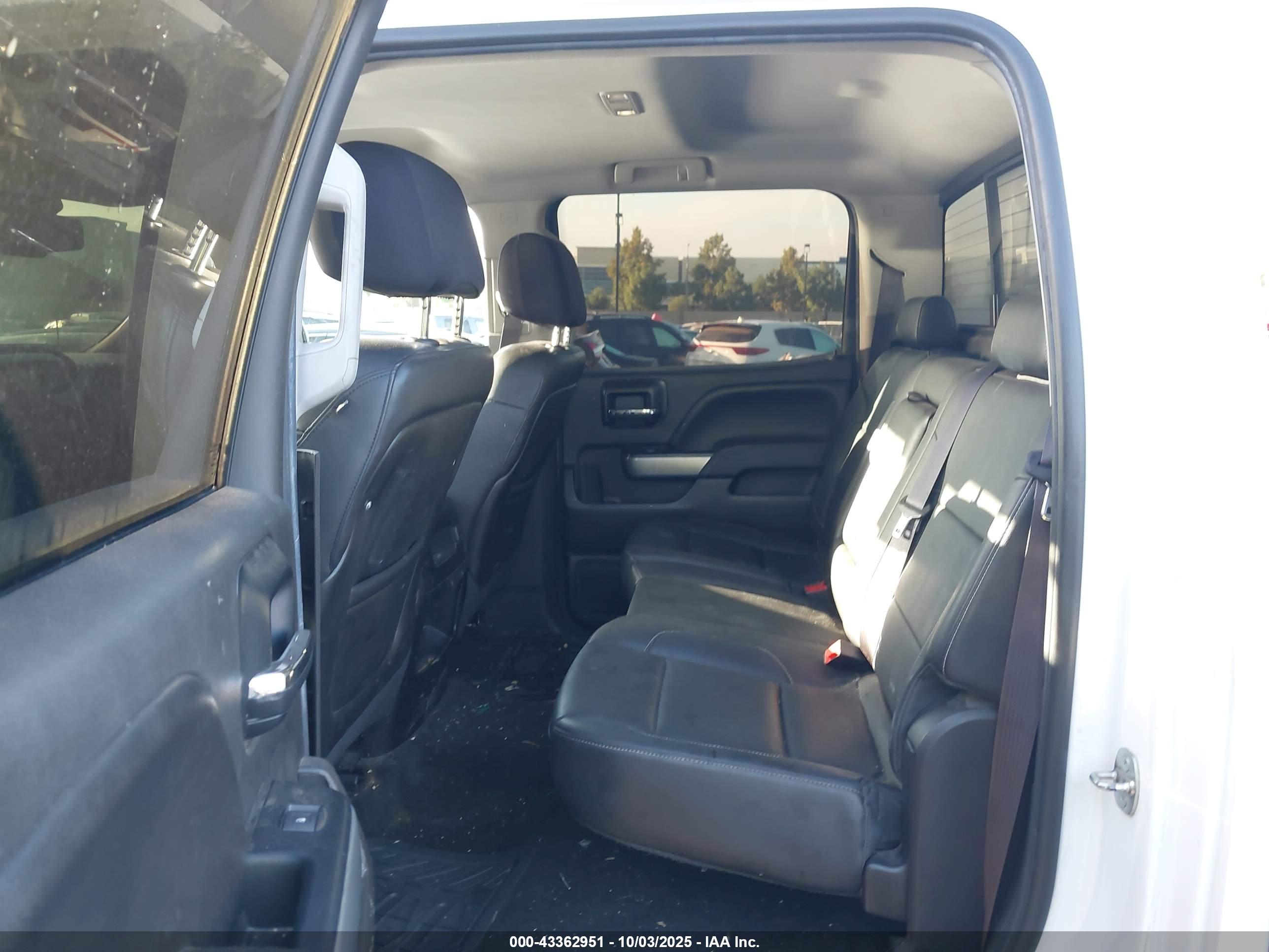 CHEVROLET SILVERADO image 8