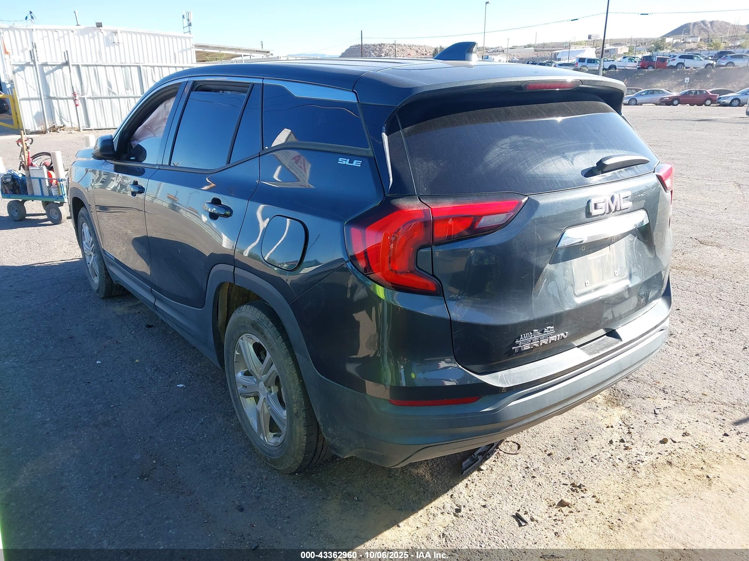 GMC TERRAIN image 3