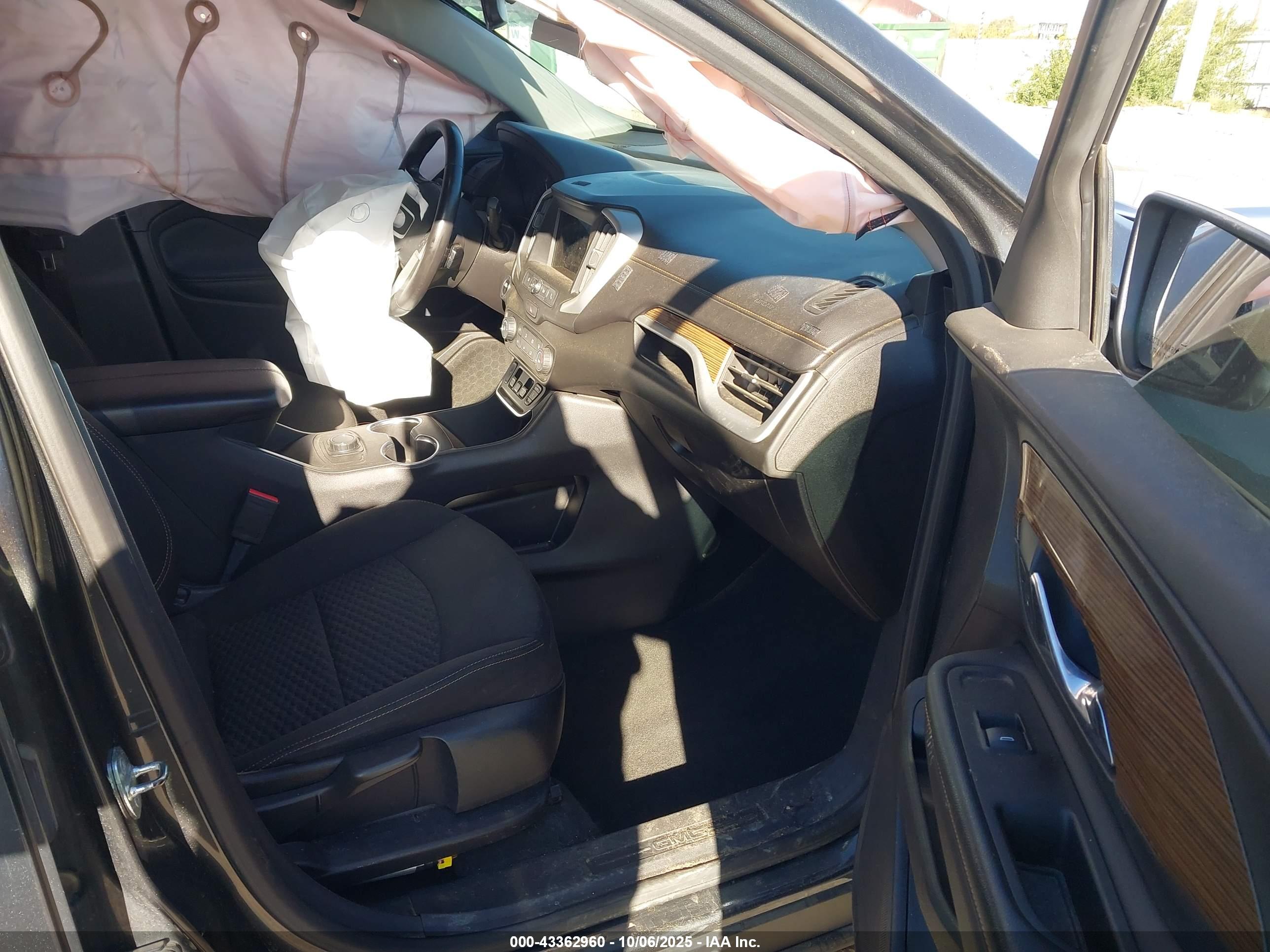 GMC TERRAIN image 5