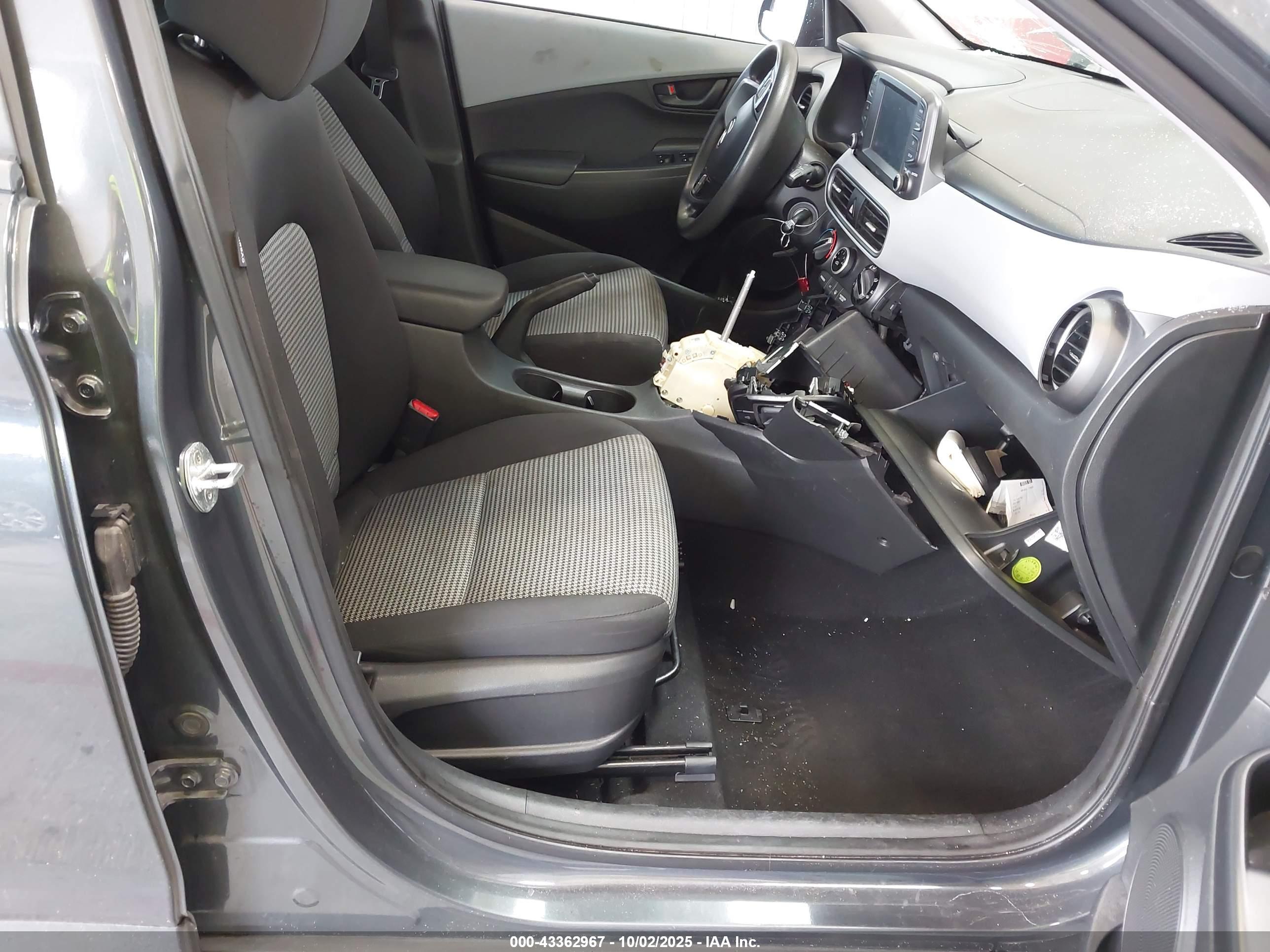 HYUNDAI KONA image 5