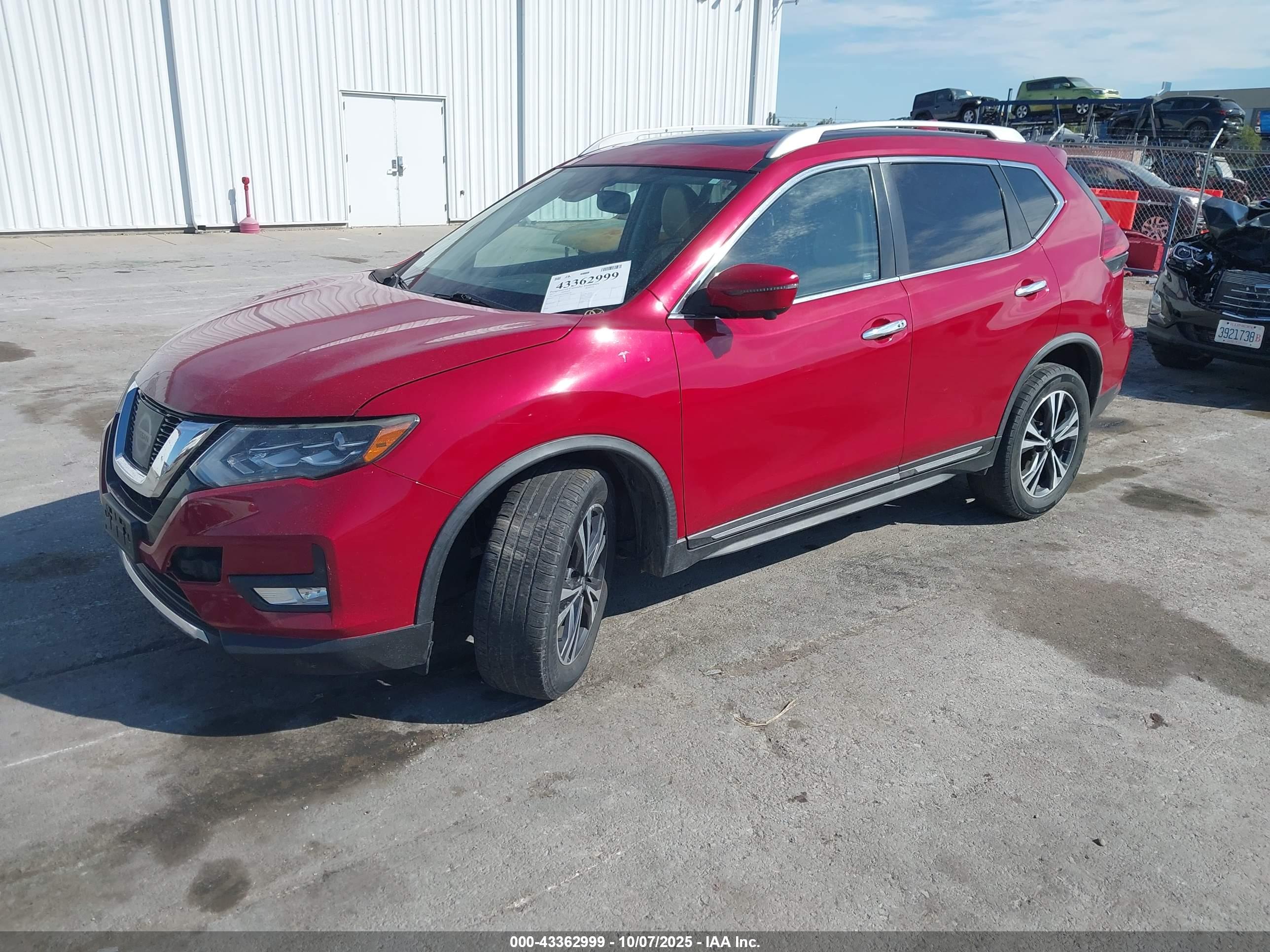NISSAN ROGUE image 2