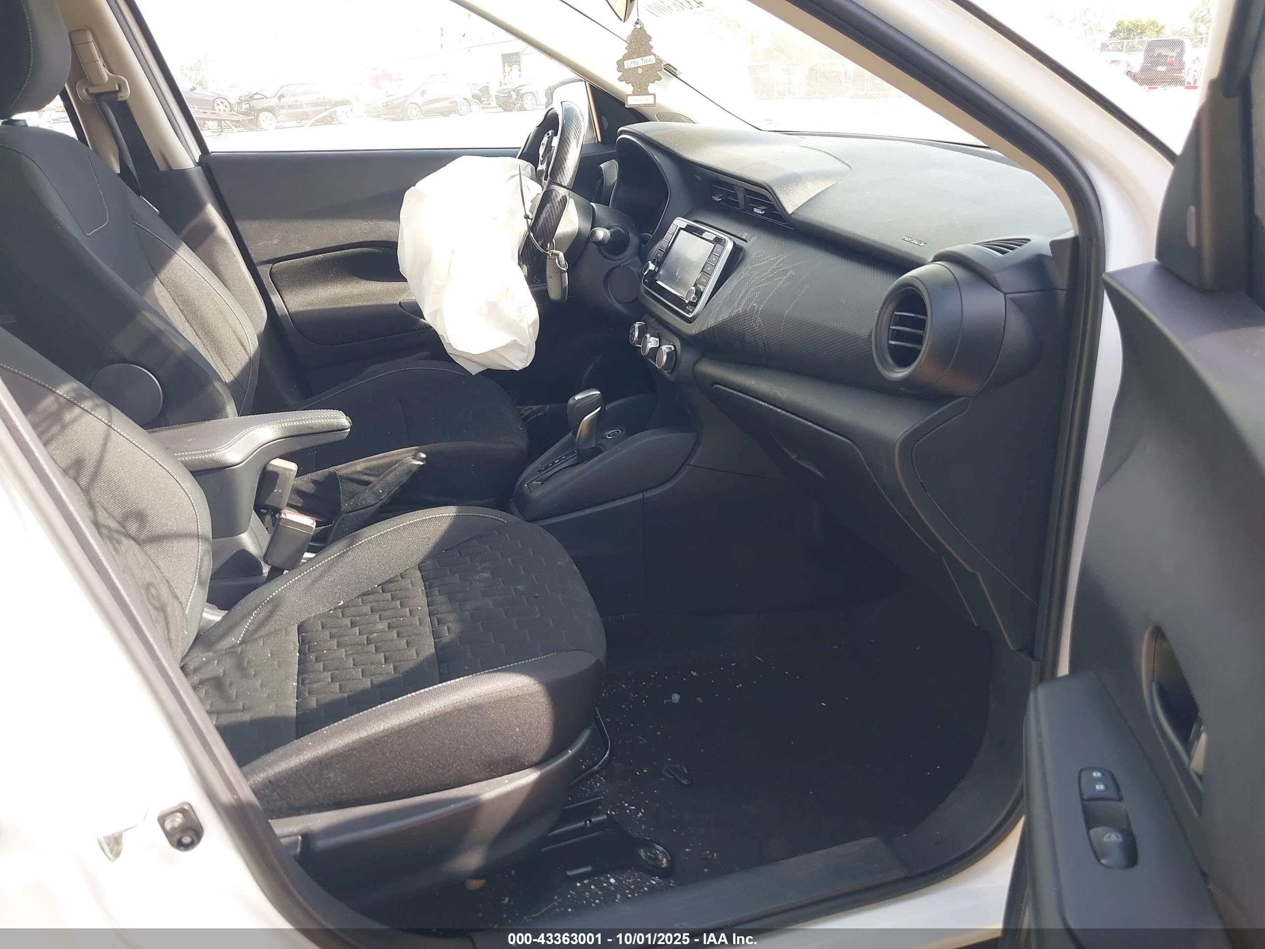 NISSAN KICKS image 5