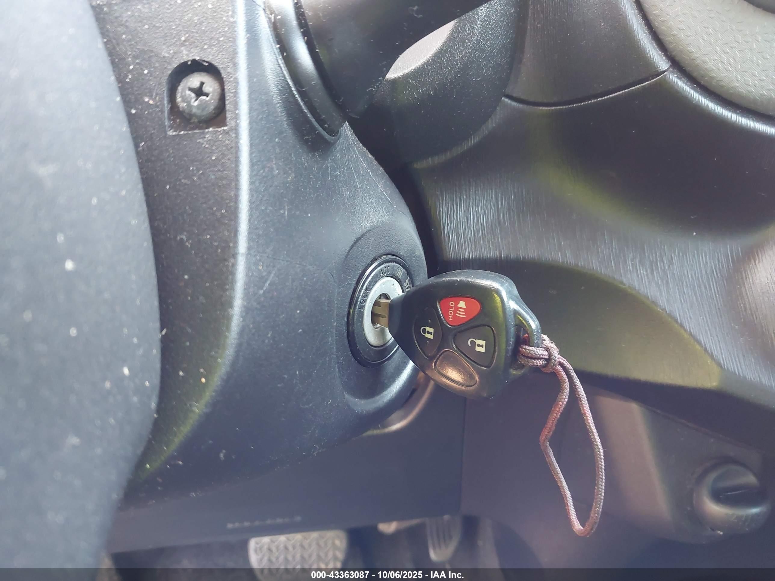 TOYOTA YARIS image 11