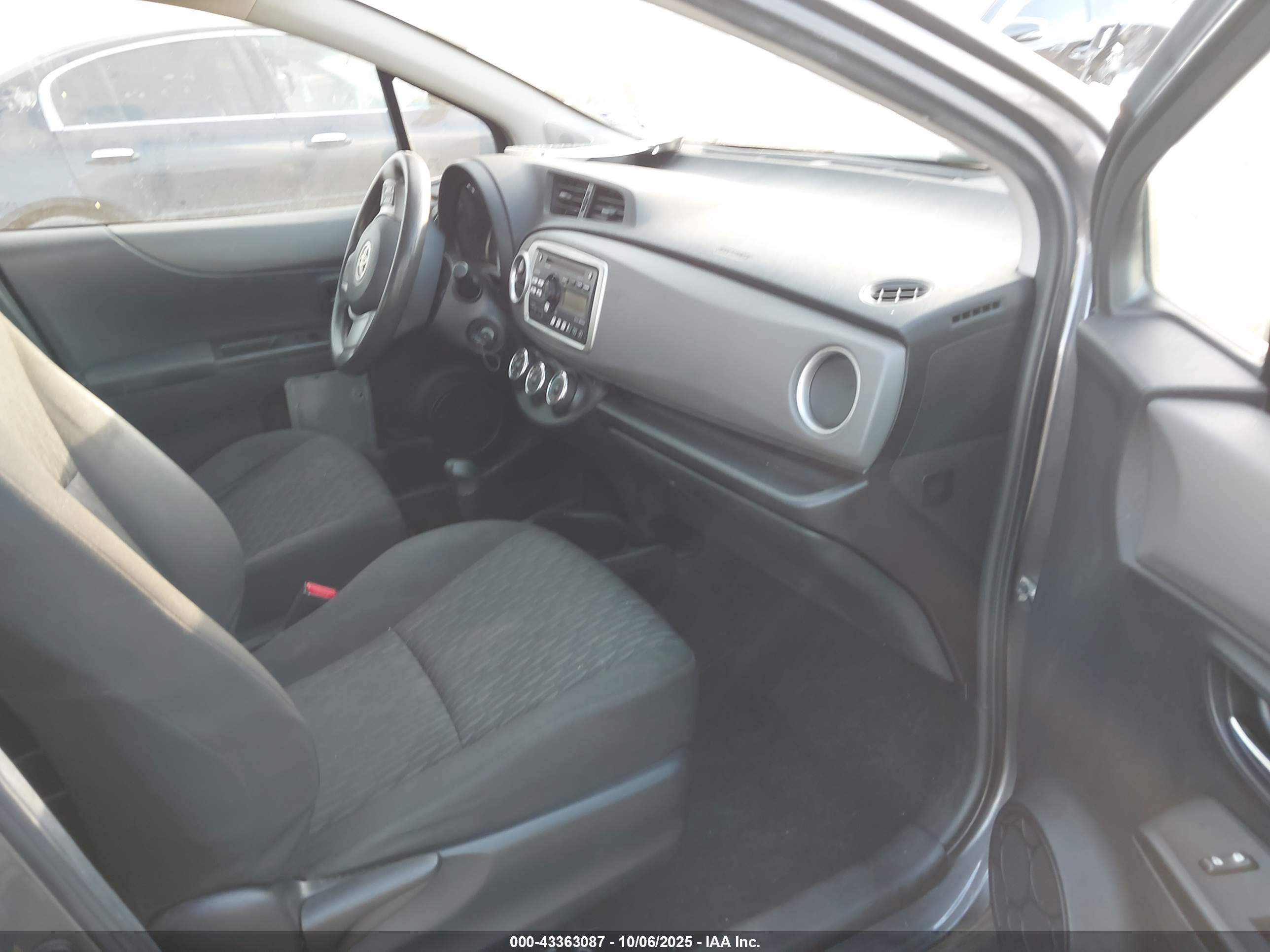 TOYOTA YARIS image 5