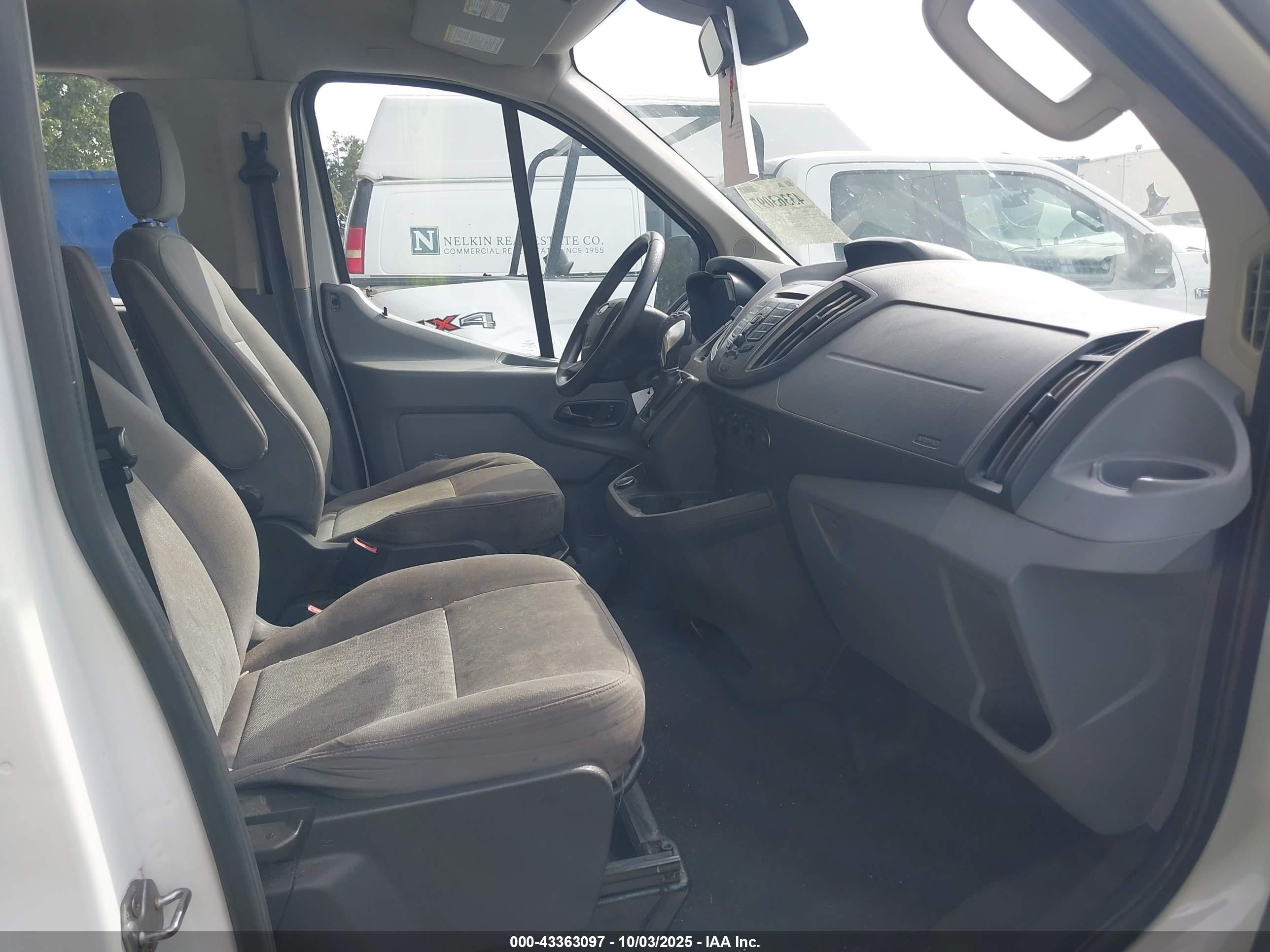 FORD TRANSIT-350 image 5