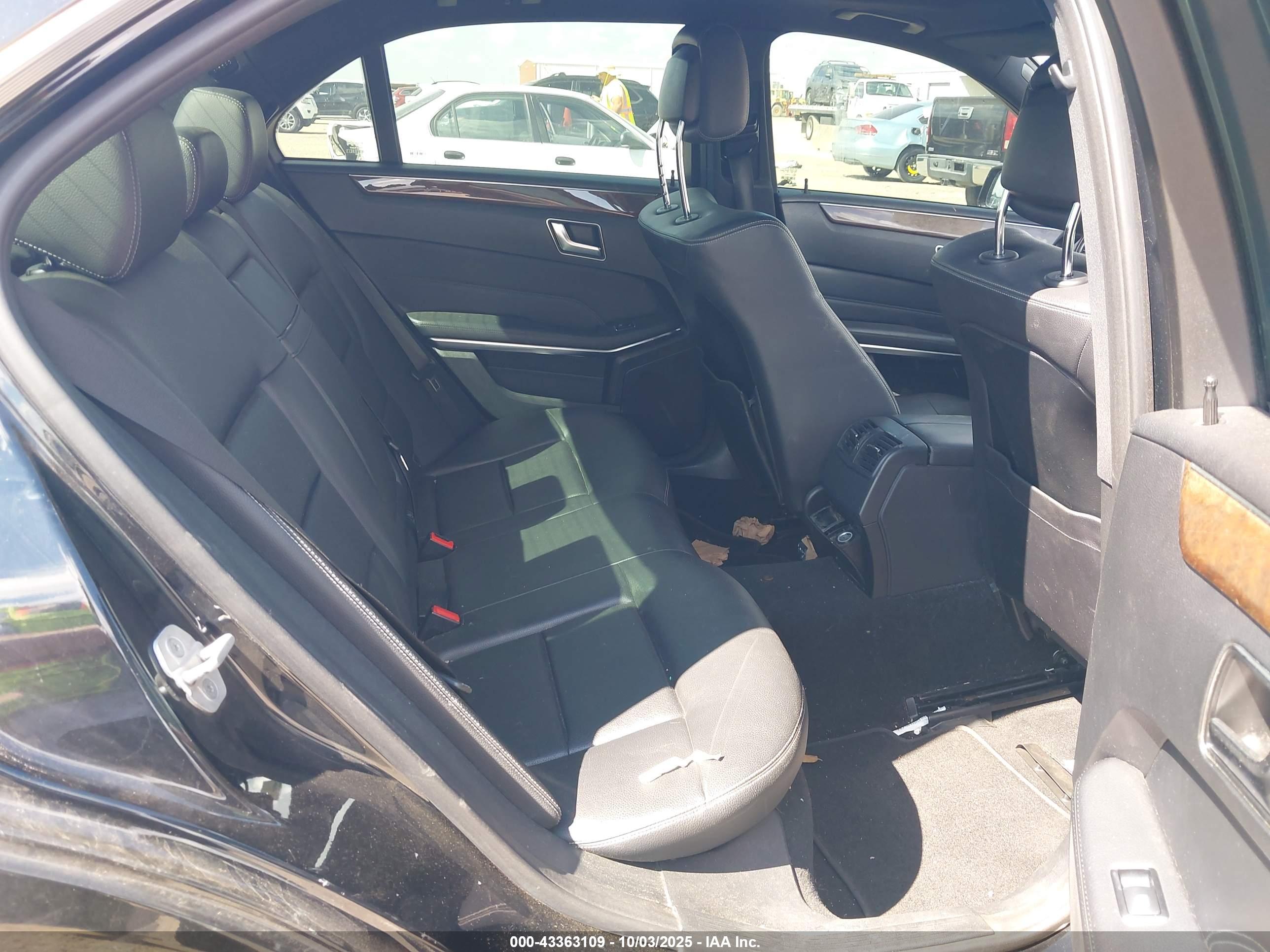 MERCEDES-BENZ E image 8
