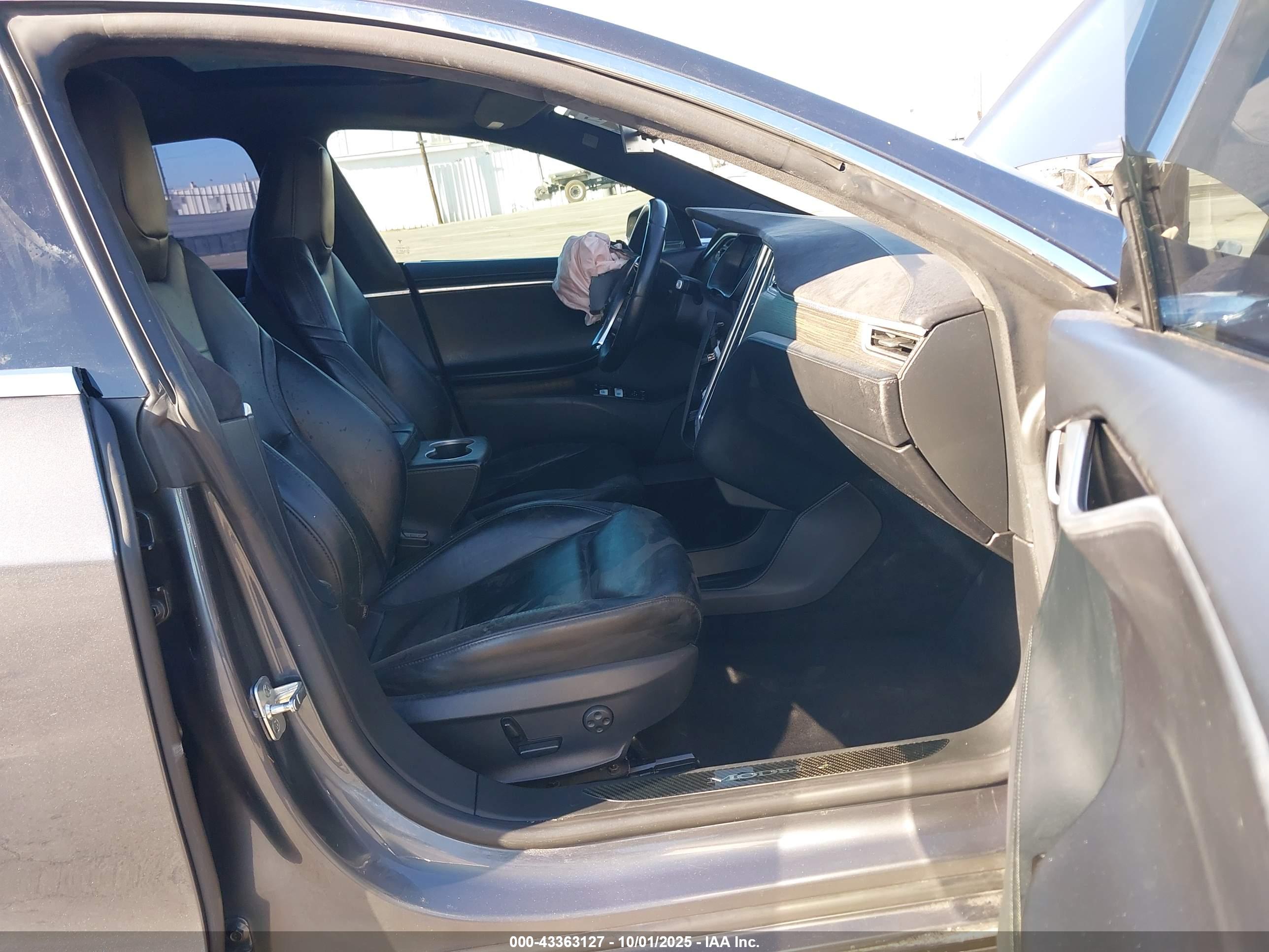 TESLA MODEL image 5