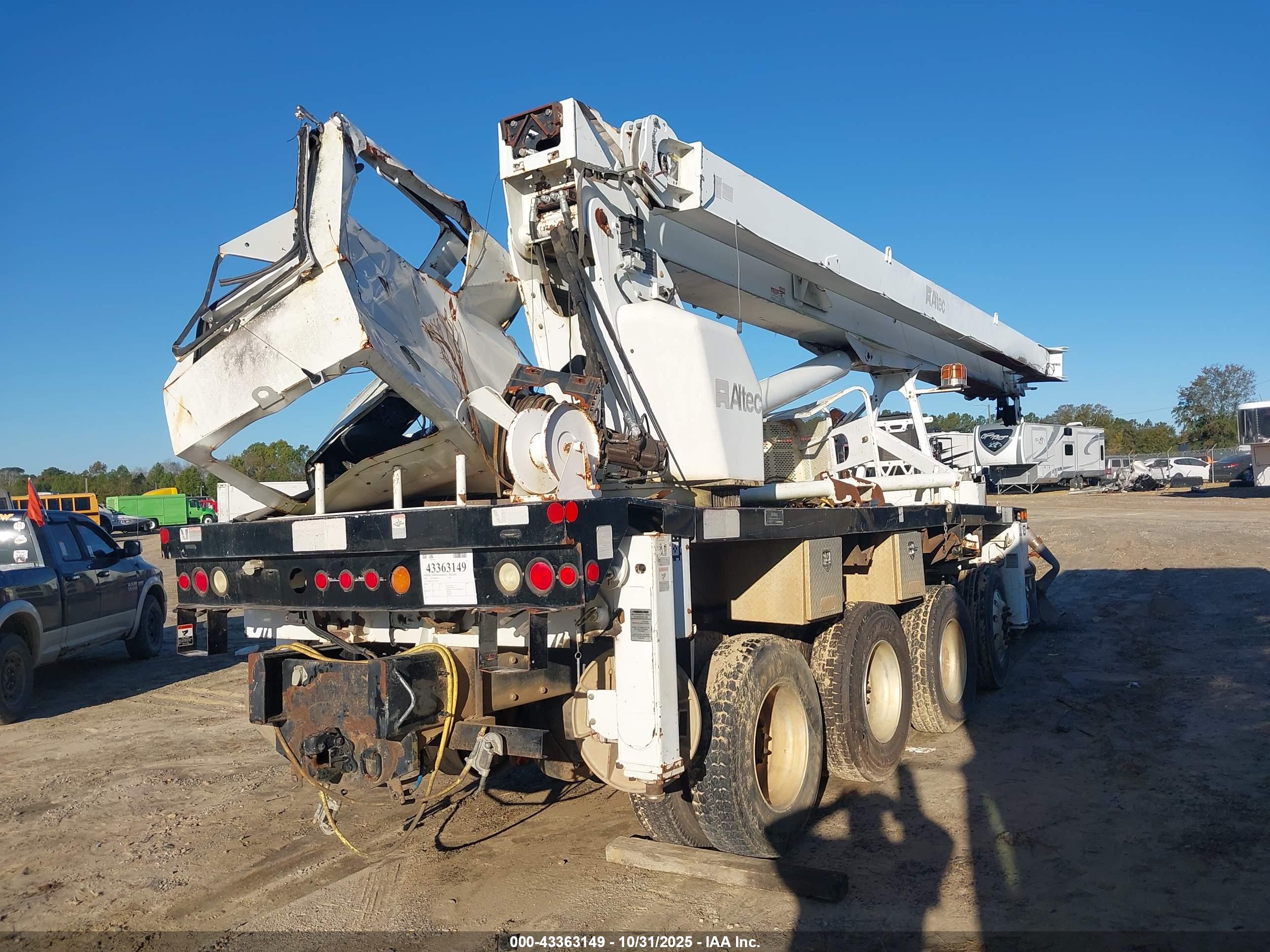 PETERBILT 365 image 4