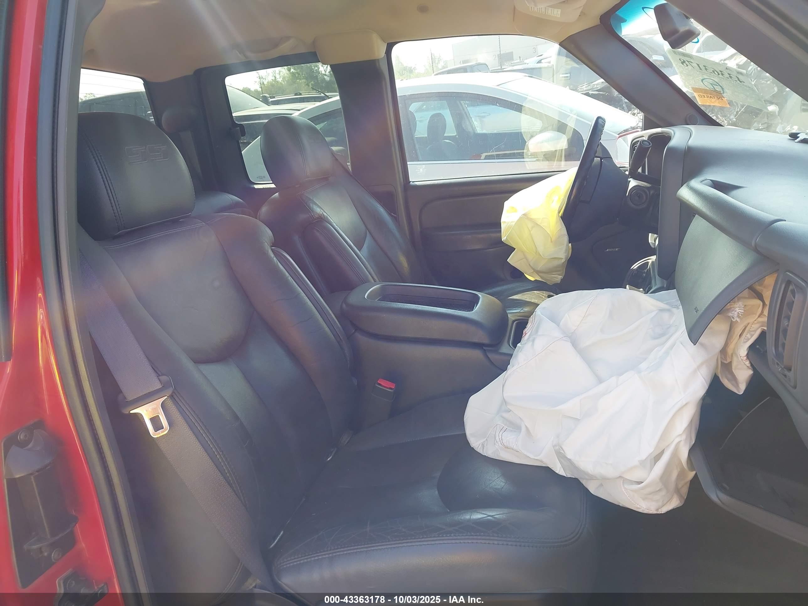 CHEVROLET SILVERADO image 5