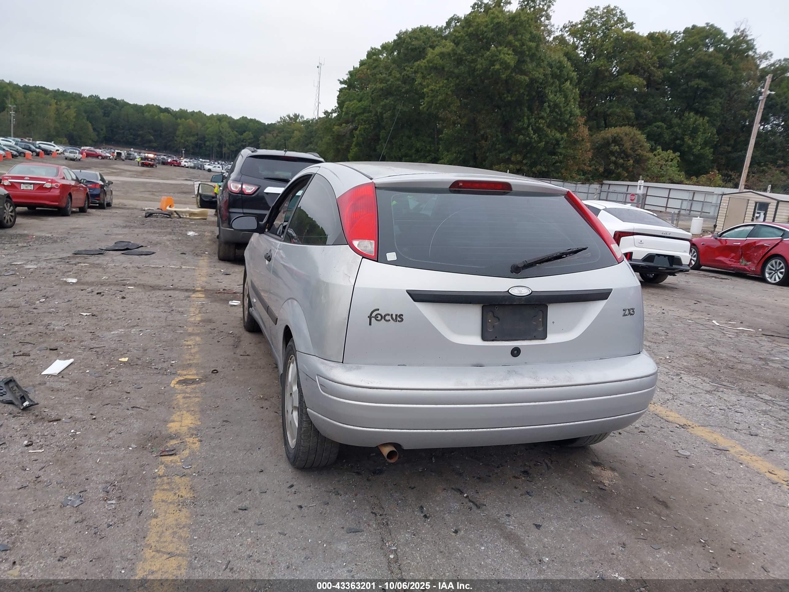 FORD FOCUS image 3