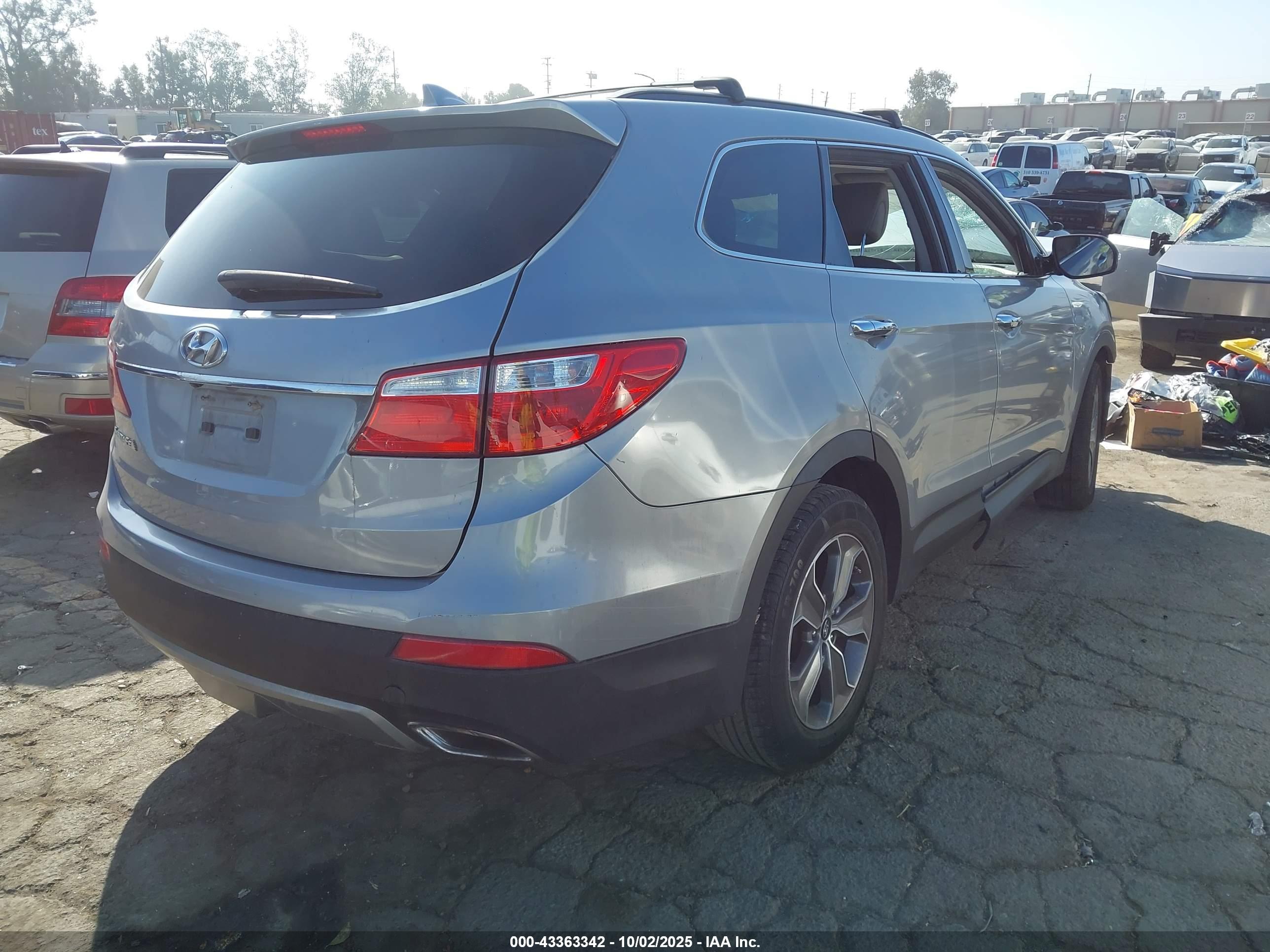 HYUNDAI SANTA image 4
