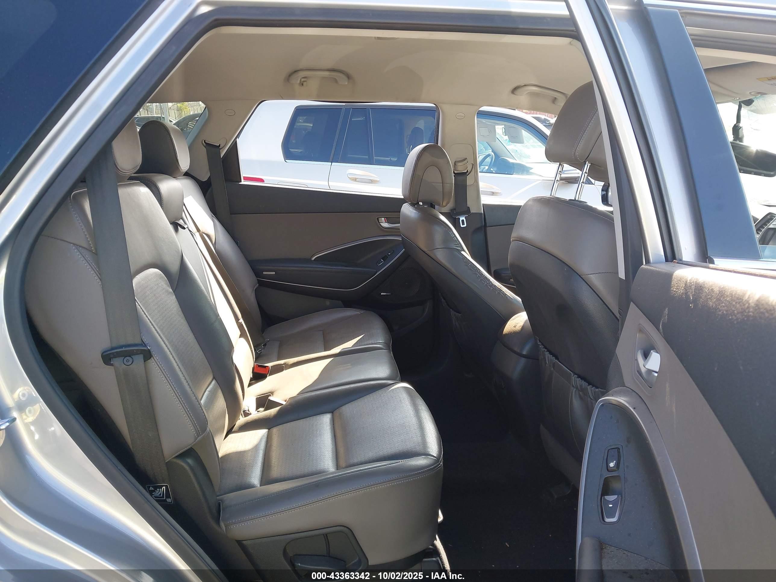 HYUNDAI SANTA image 8