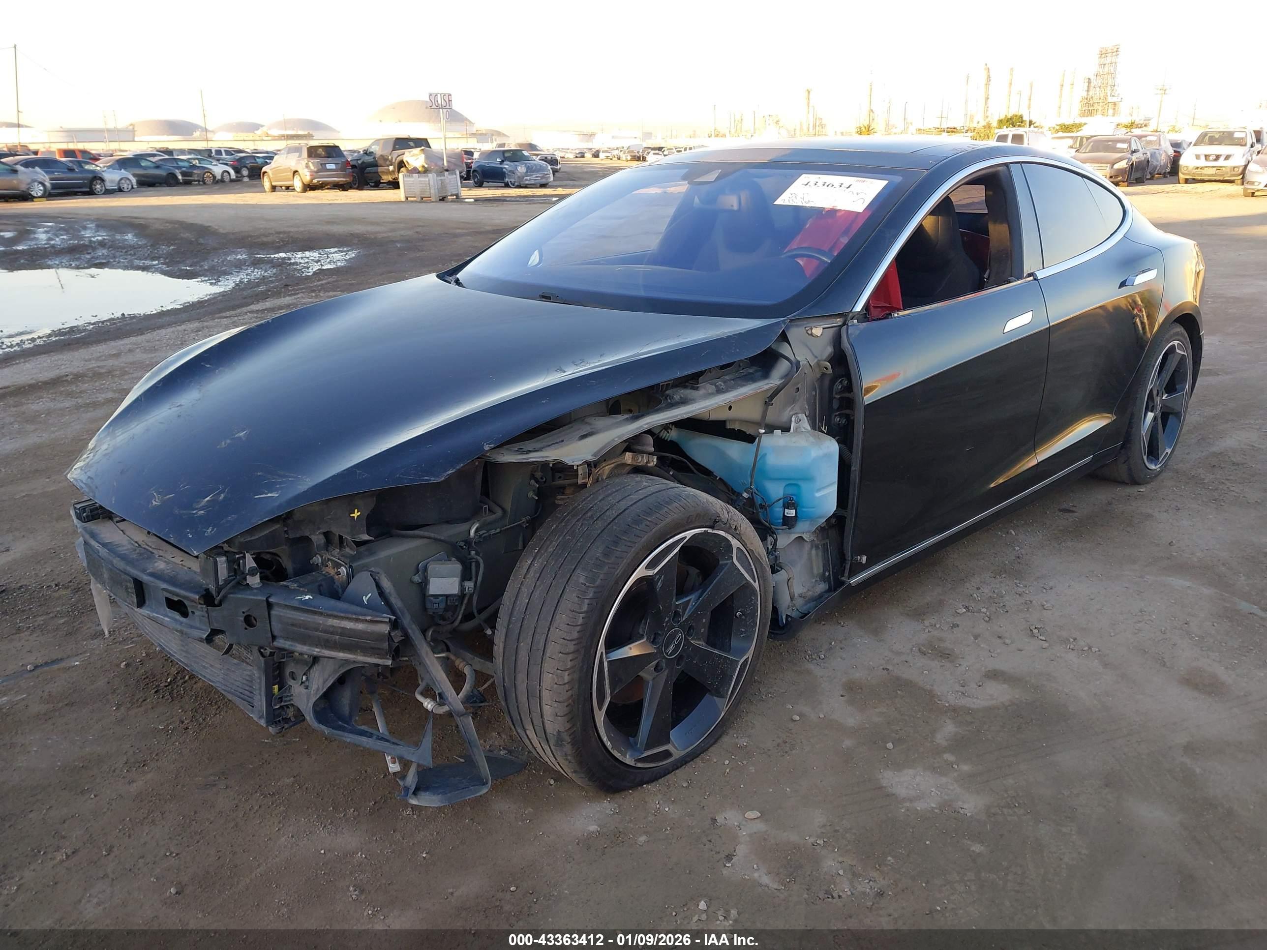 TESLA MODEL image 2