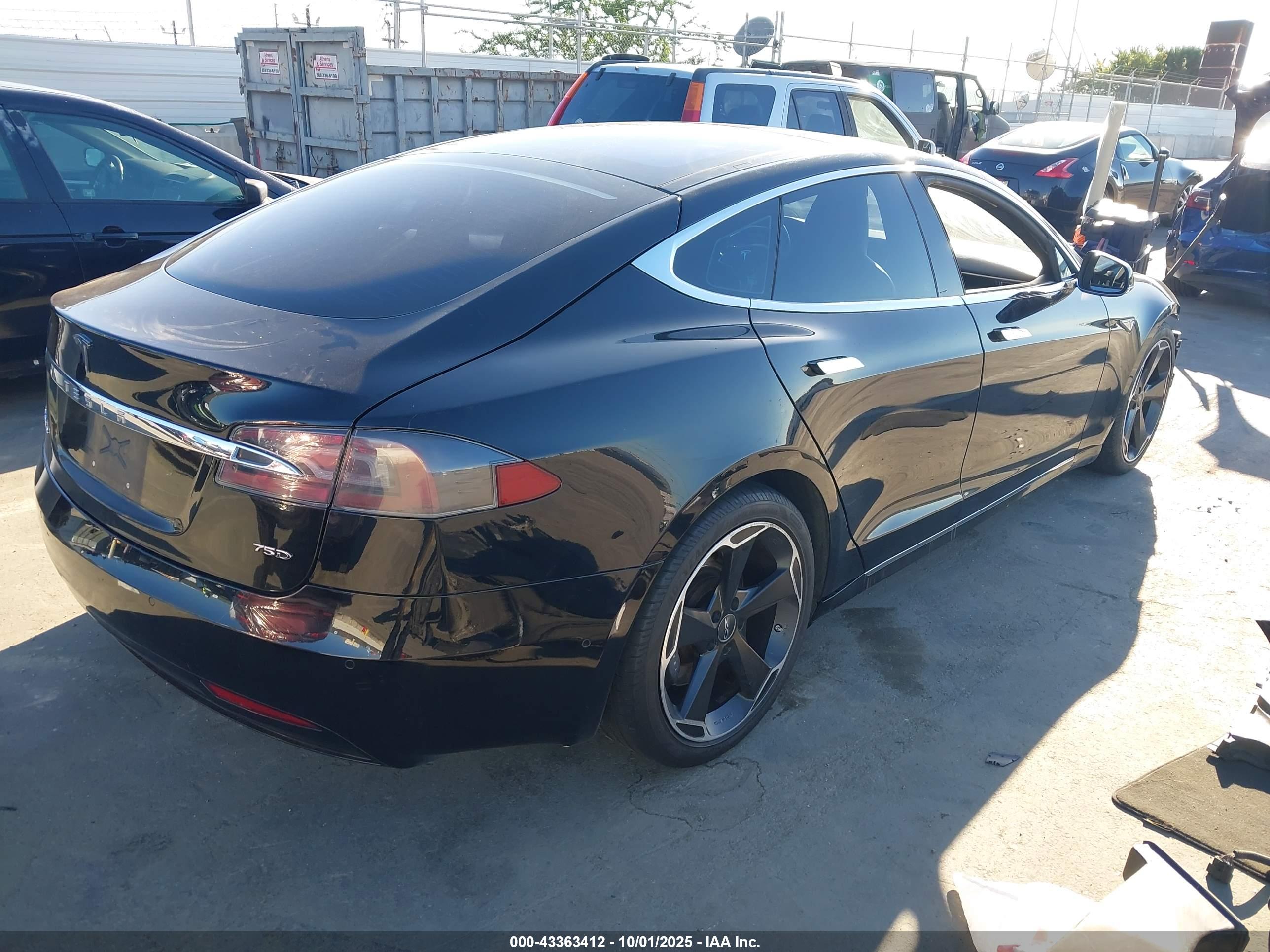 TESLA MODEL image 4
