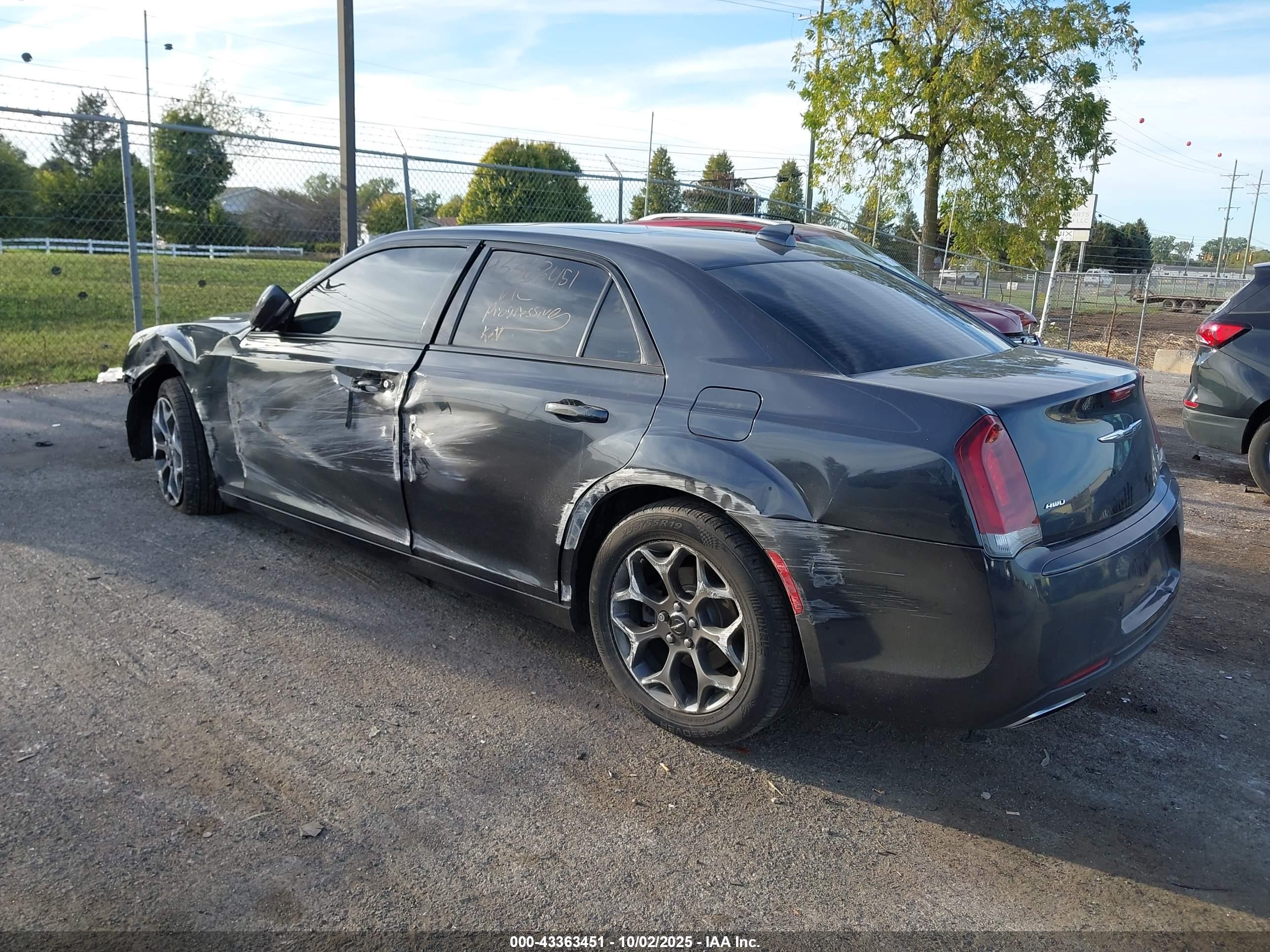 CHRYSLER 300 image 3