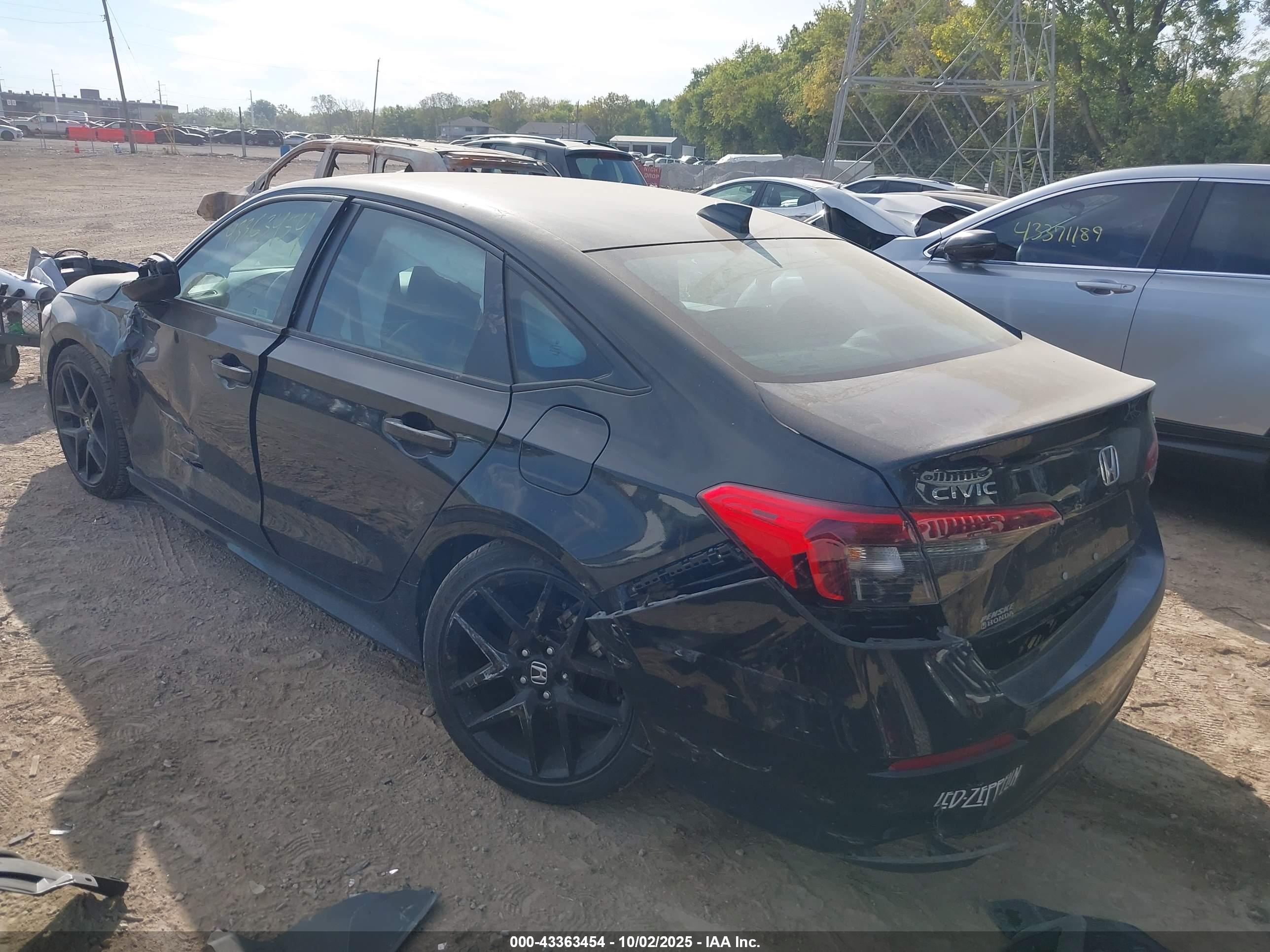 HONDA CIVIC image 3