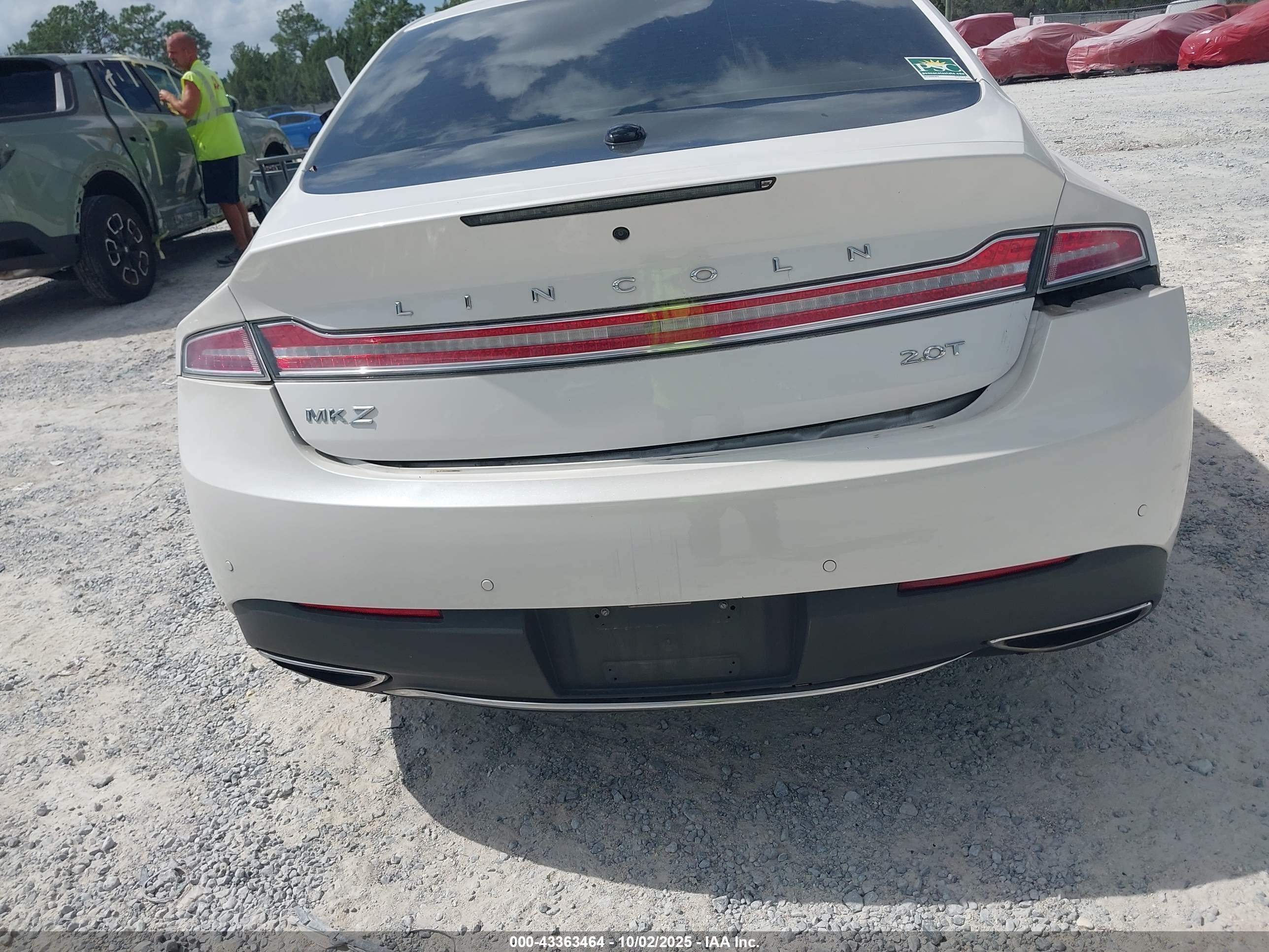 LINCOLN MKZ image 6