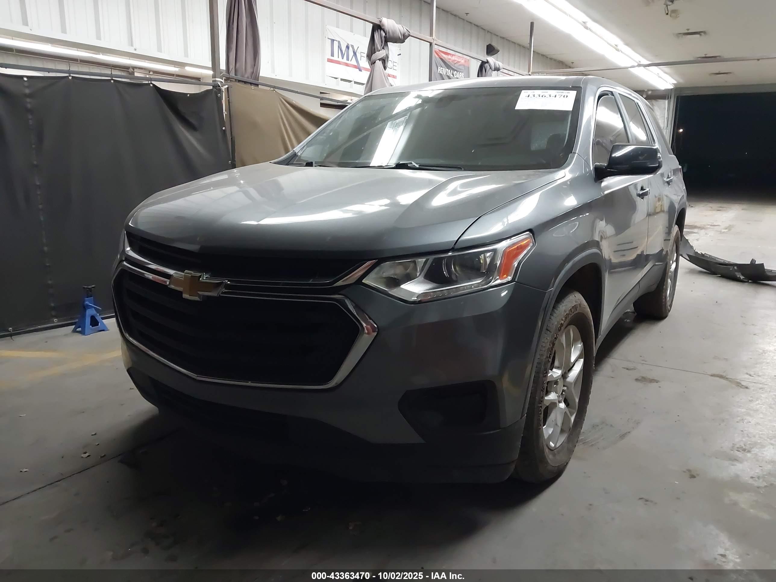 CHEVROLET TRAVERSE image 2