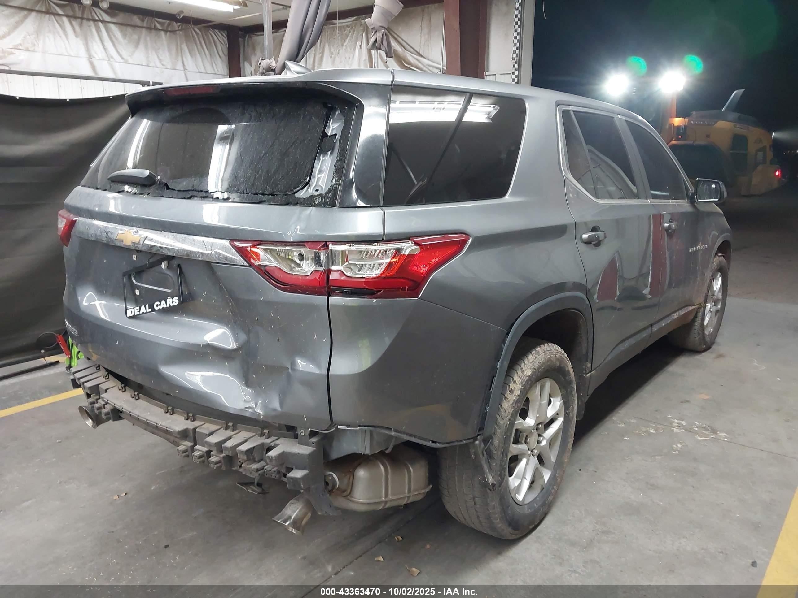 CHEVROLET TRAVERSE image 4