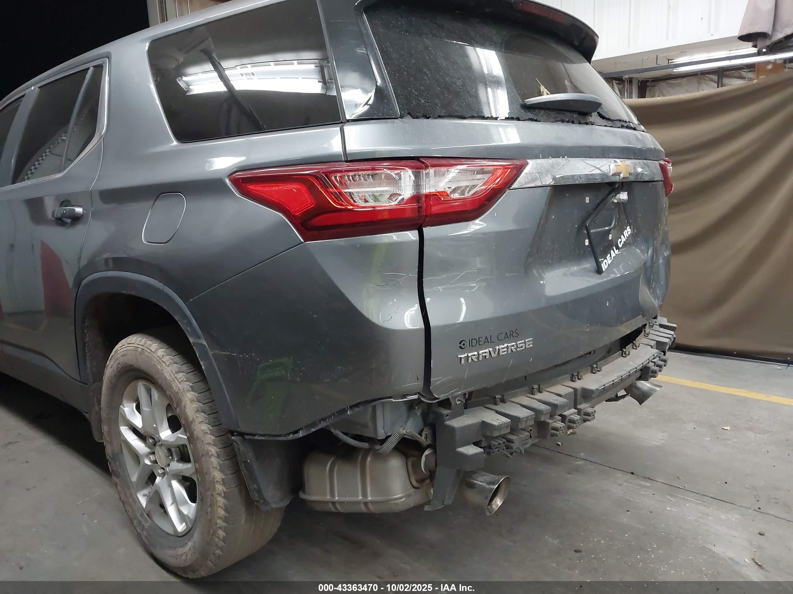CHEVROLET TRAVERSE image 6