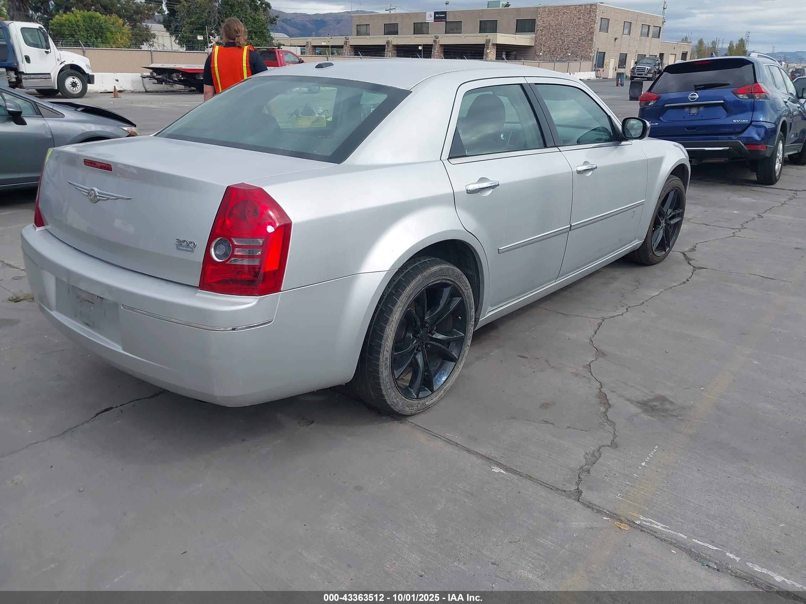 CHRYSLER 300 image 4