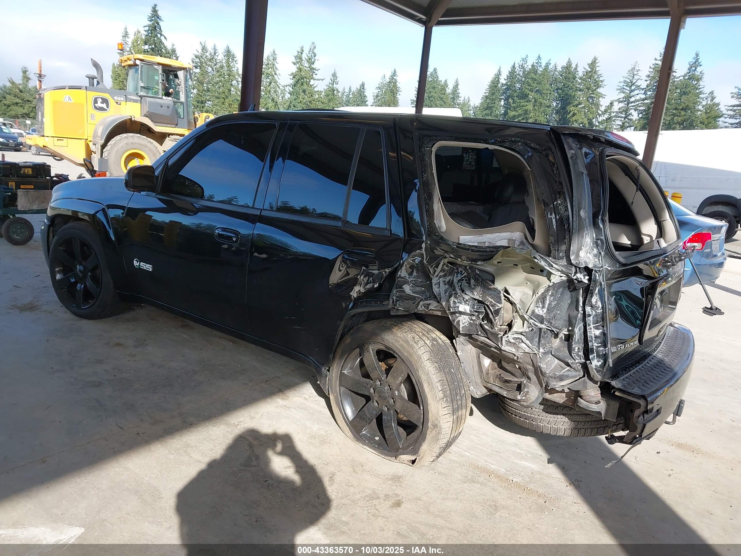 CHEVROLET TRAILBLAZER image 3