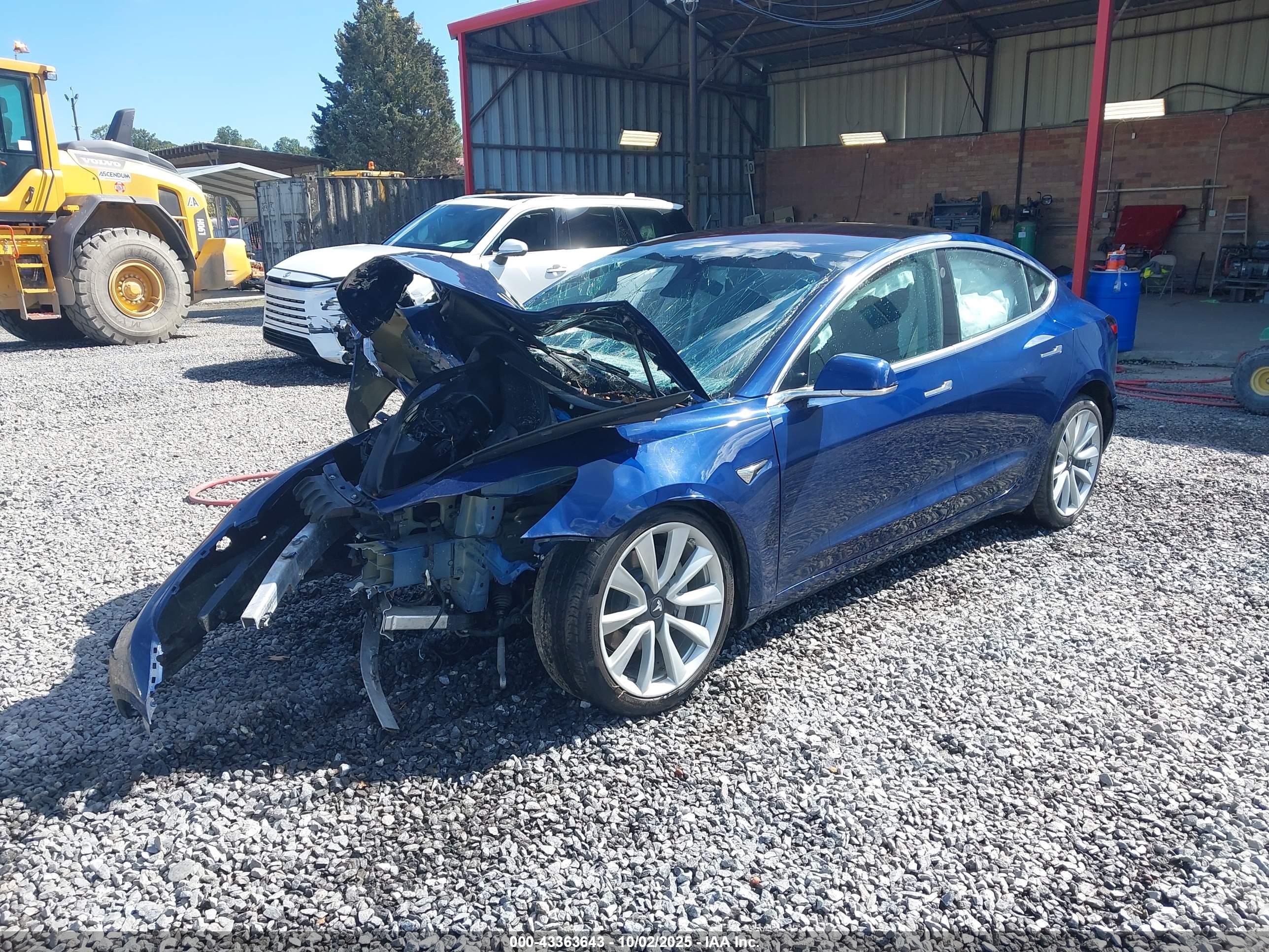 TESLA MODEL image 2