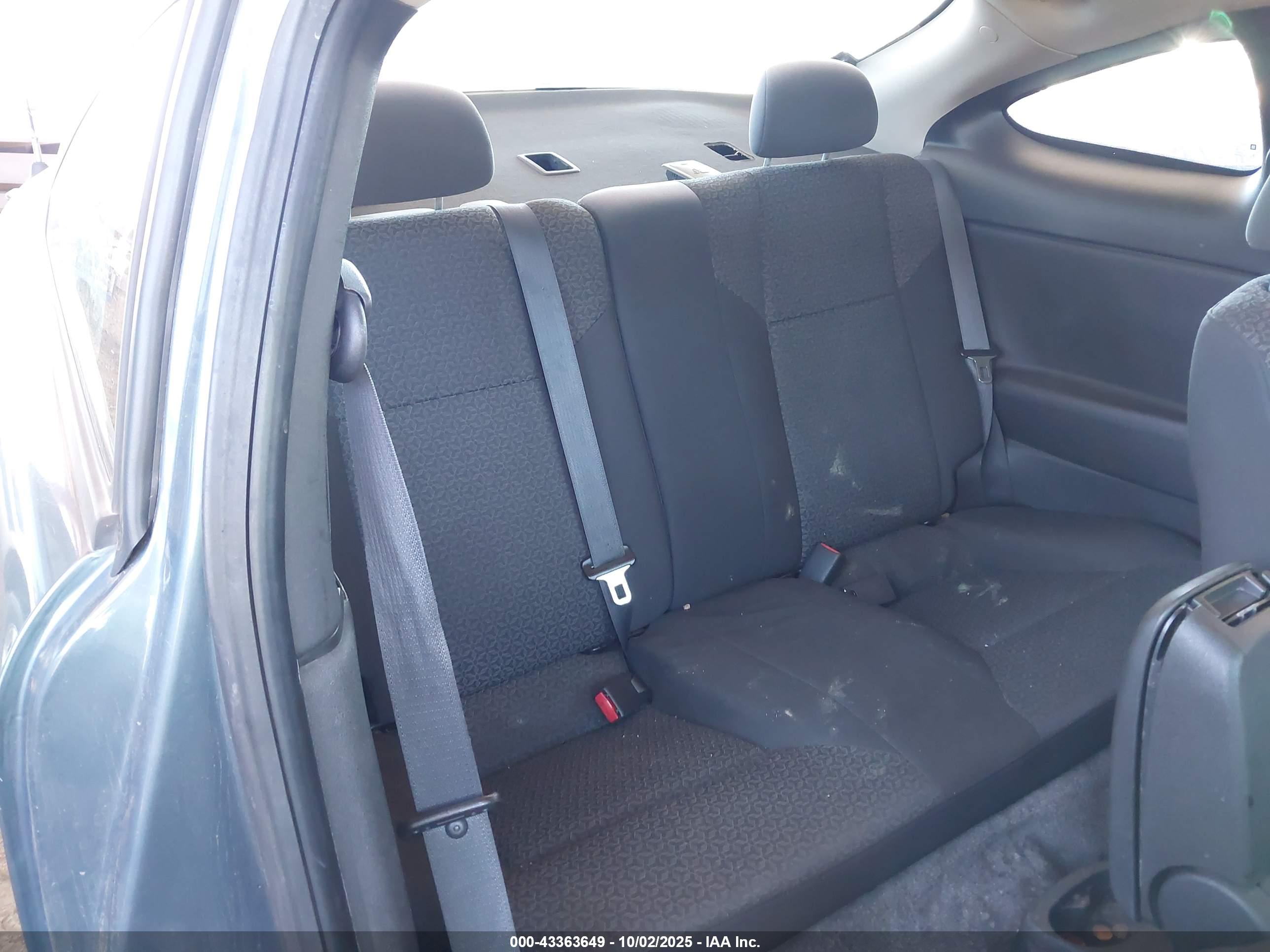 PONTIAC G5 image 8