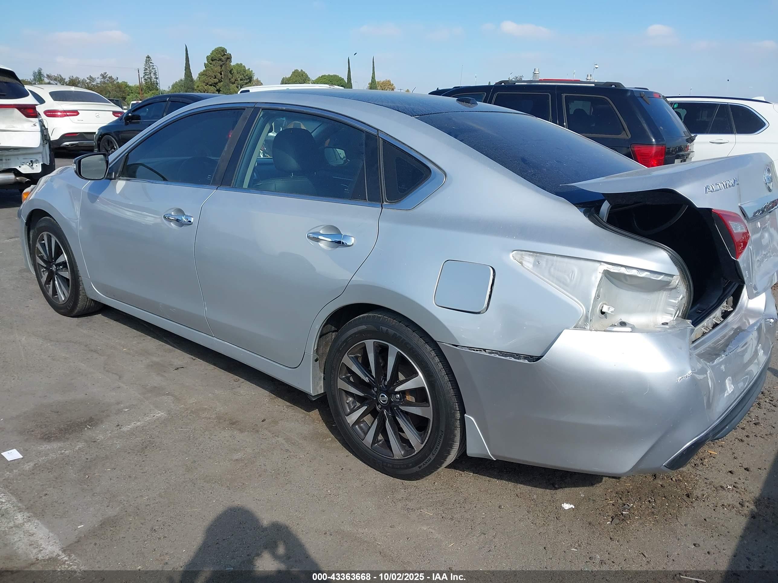 NISSAN ALTIMA image 3