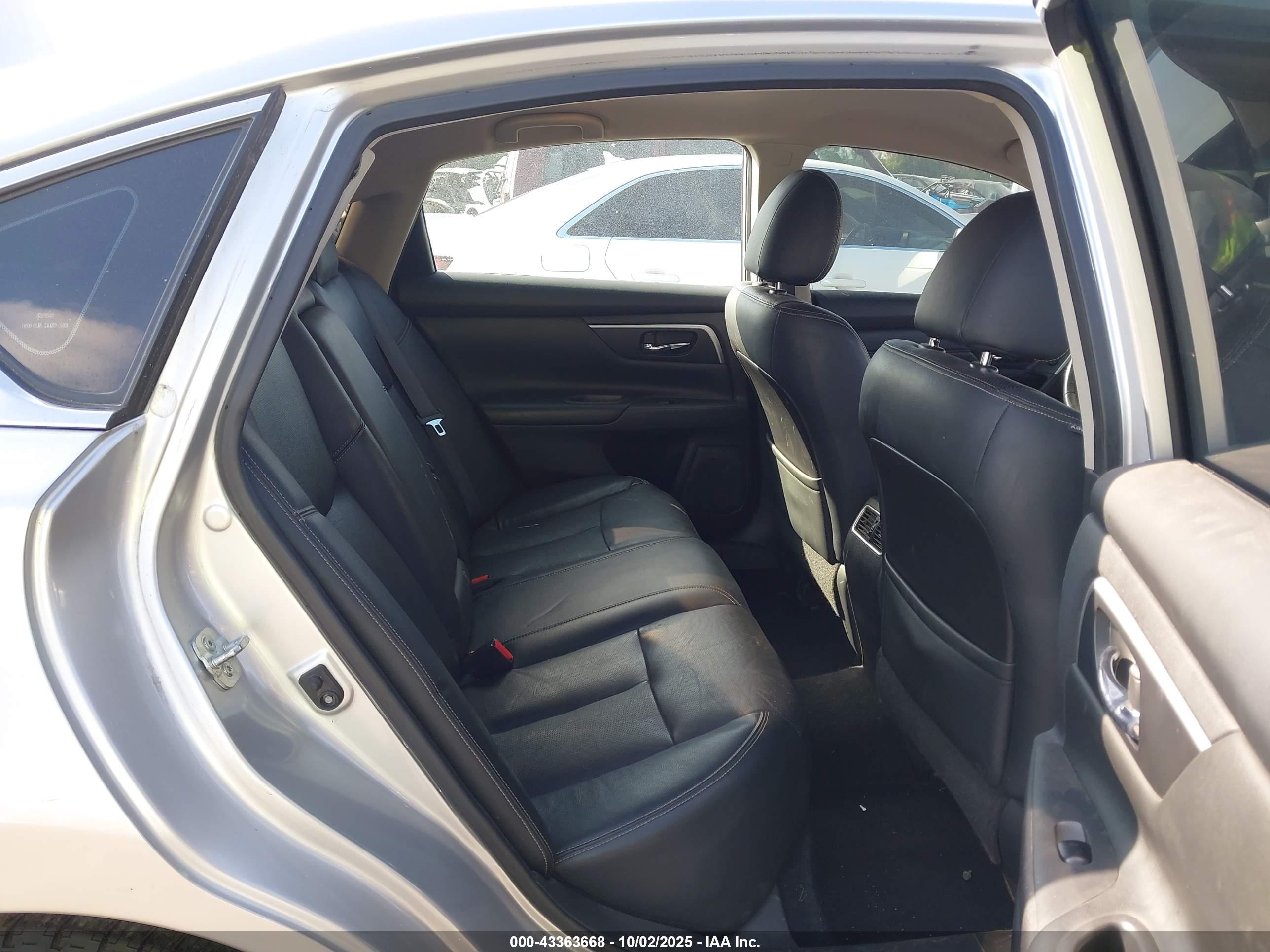 NISSAN ALTIMA image 8