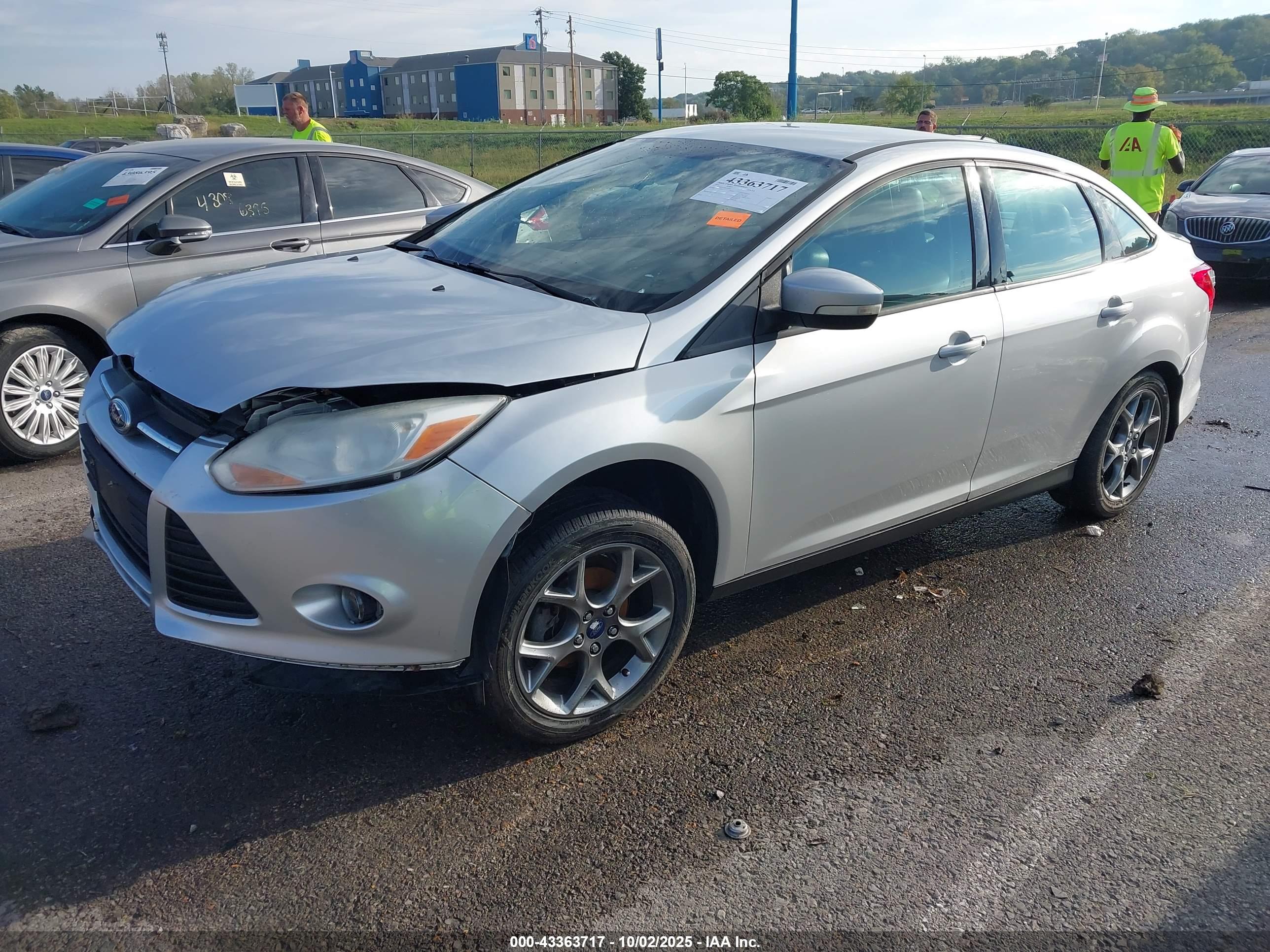 FORD FOCUS image 2