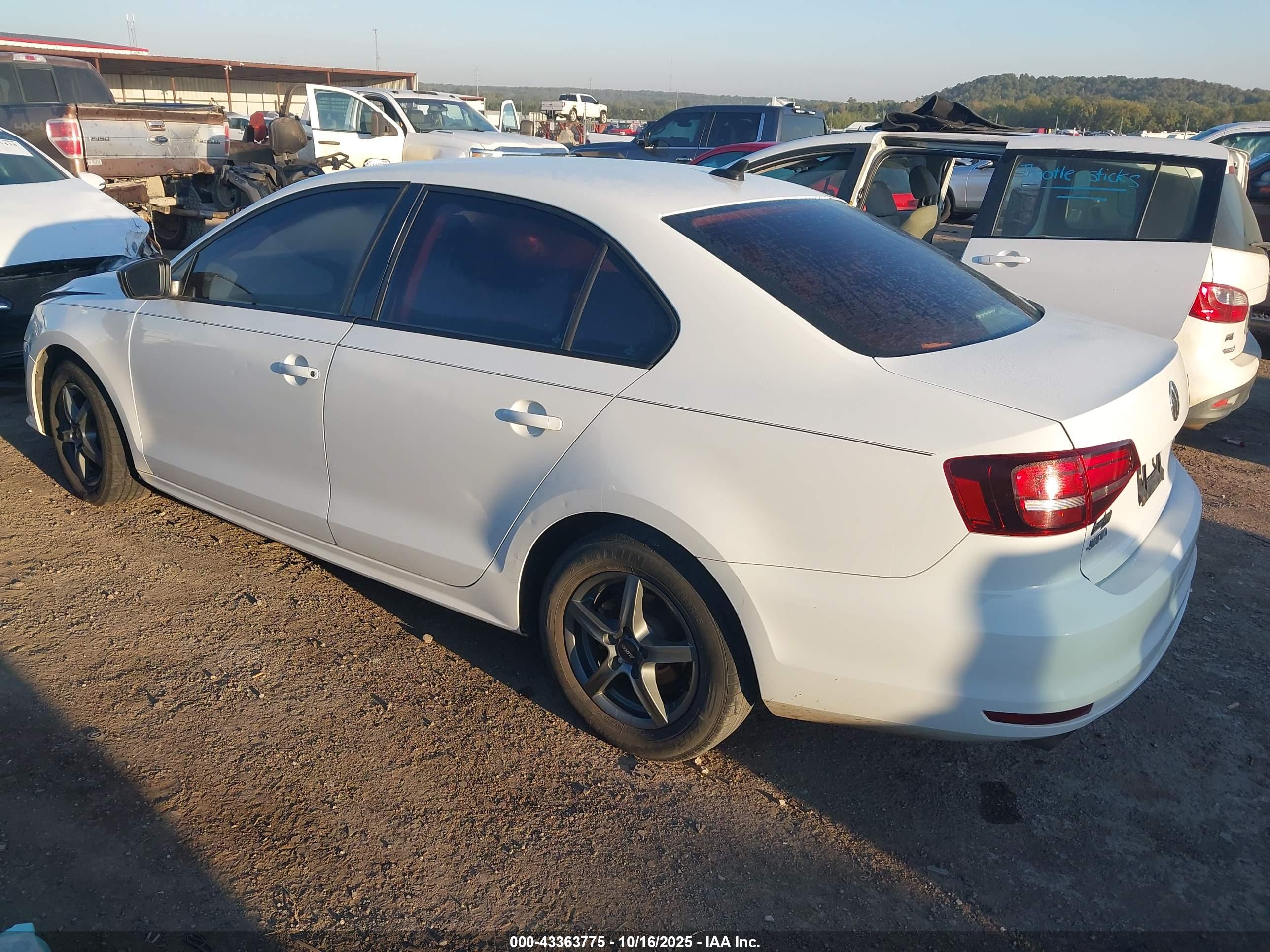VOLKSWAGEN JETTA image 3
