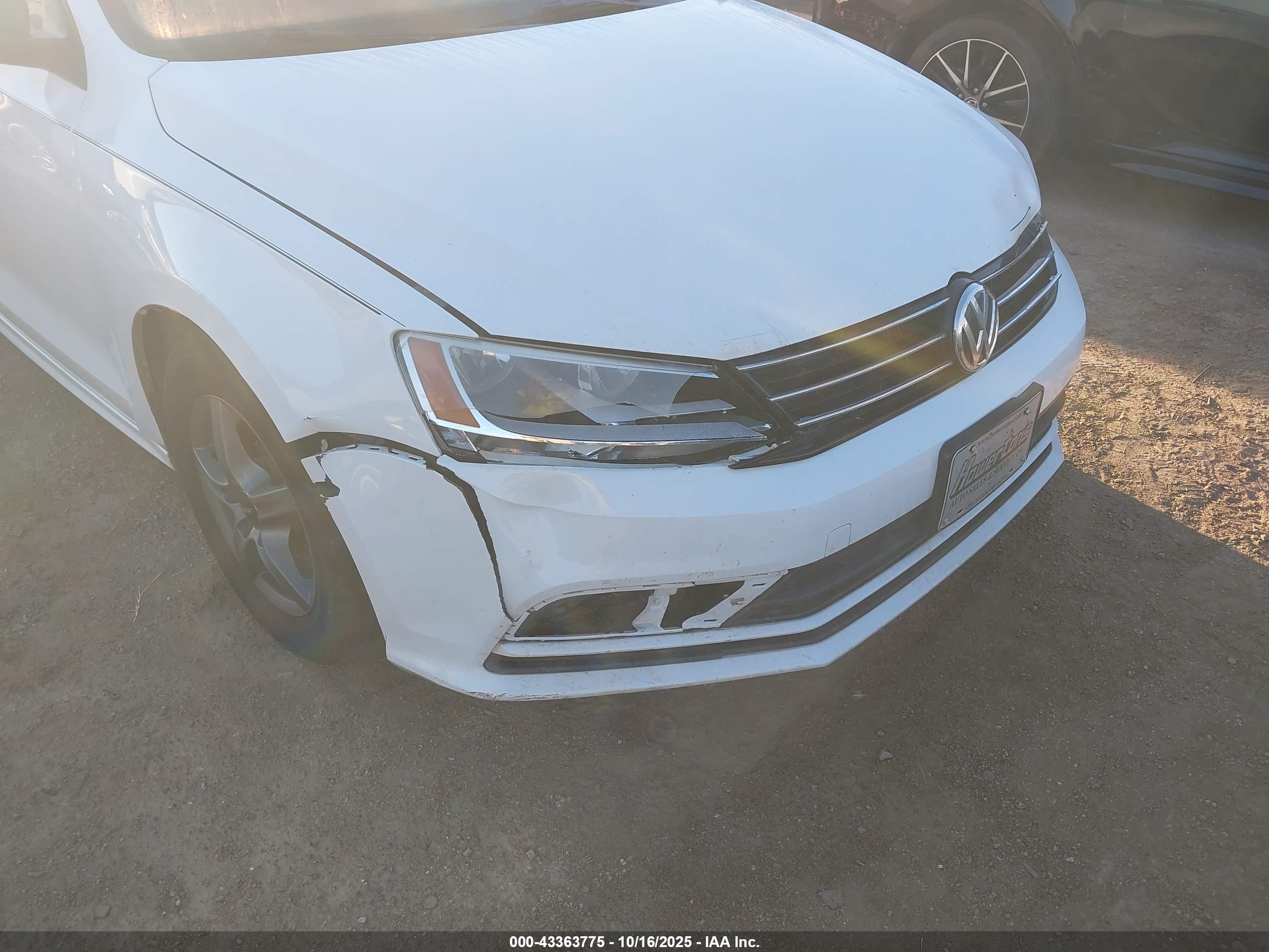 VOLKSWAGEN JETTA image 6