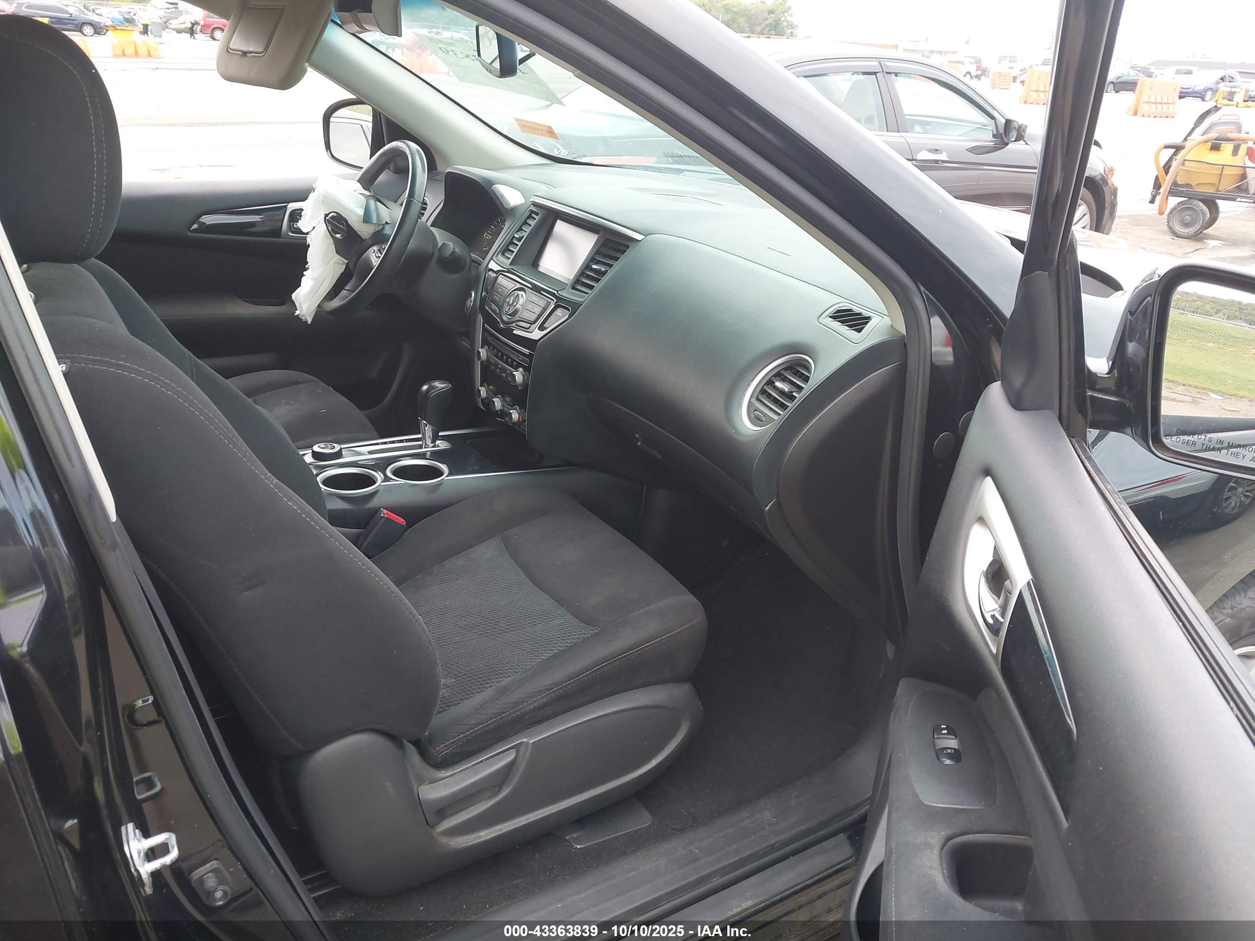 NISSAN PATHFINDER image 5