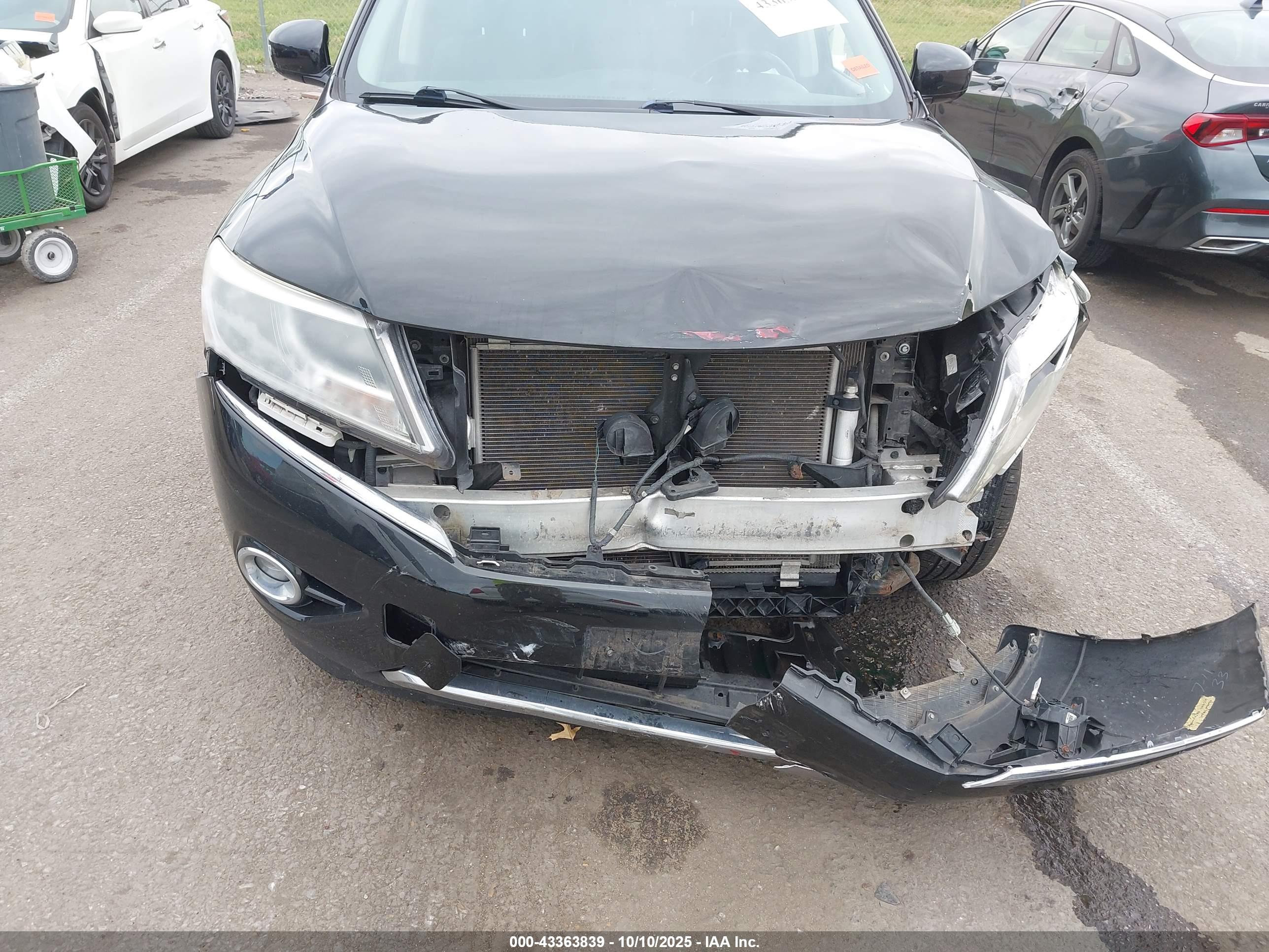 NISSAN PATHFINDER image 6
