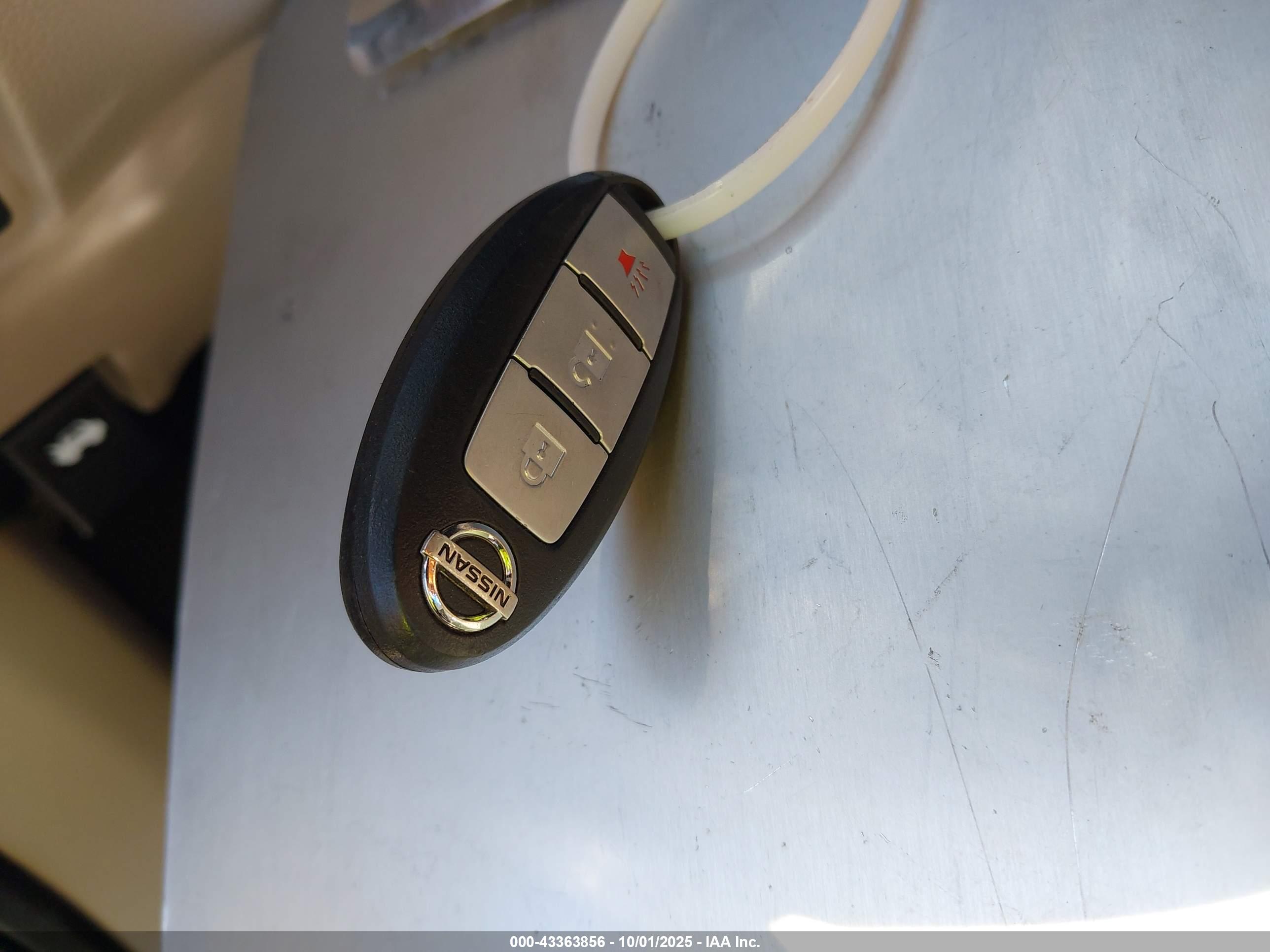 NISSAN ROGUE image 11