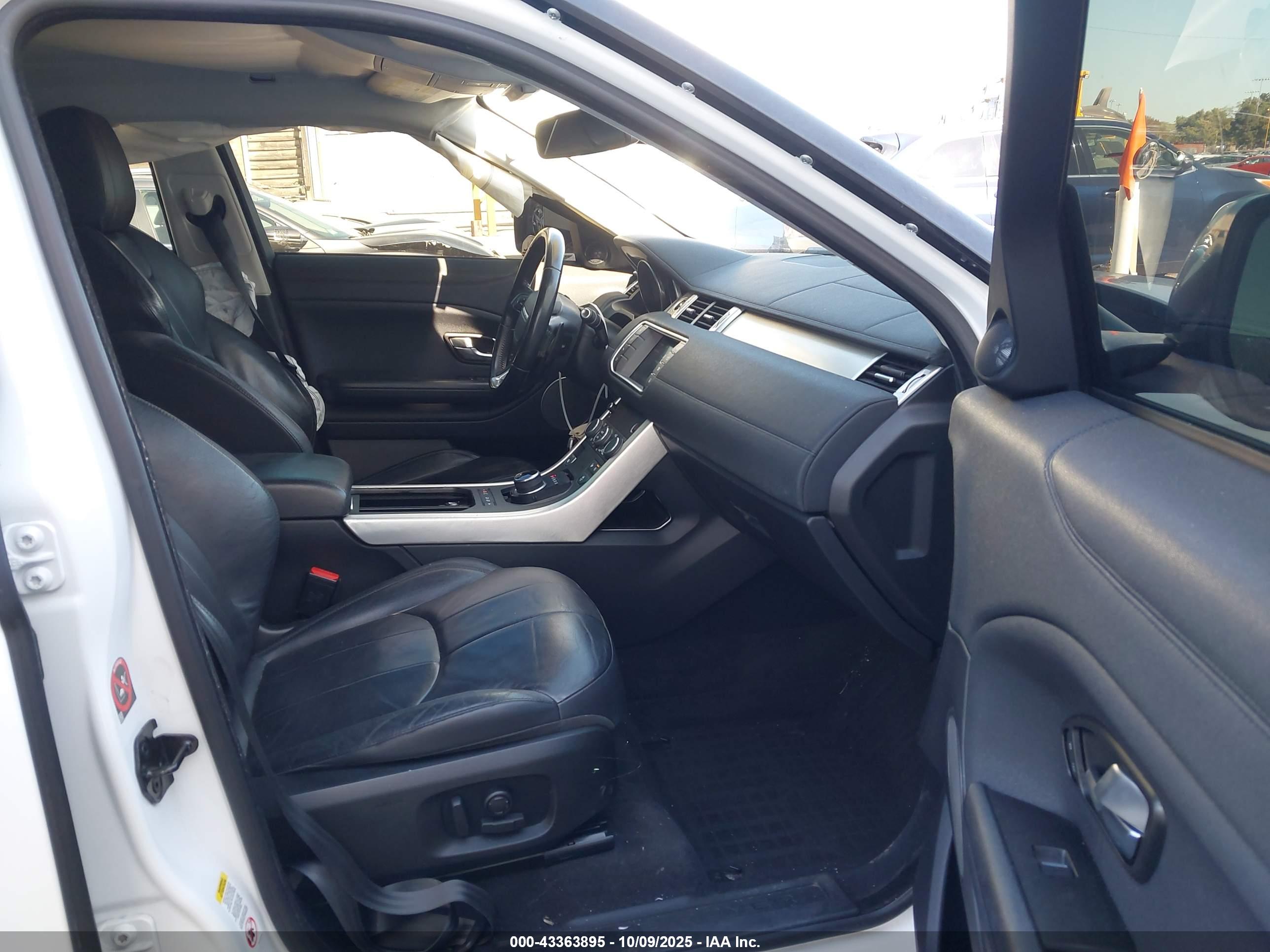 LAND ROVER image 5