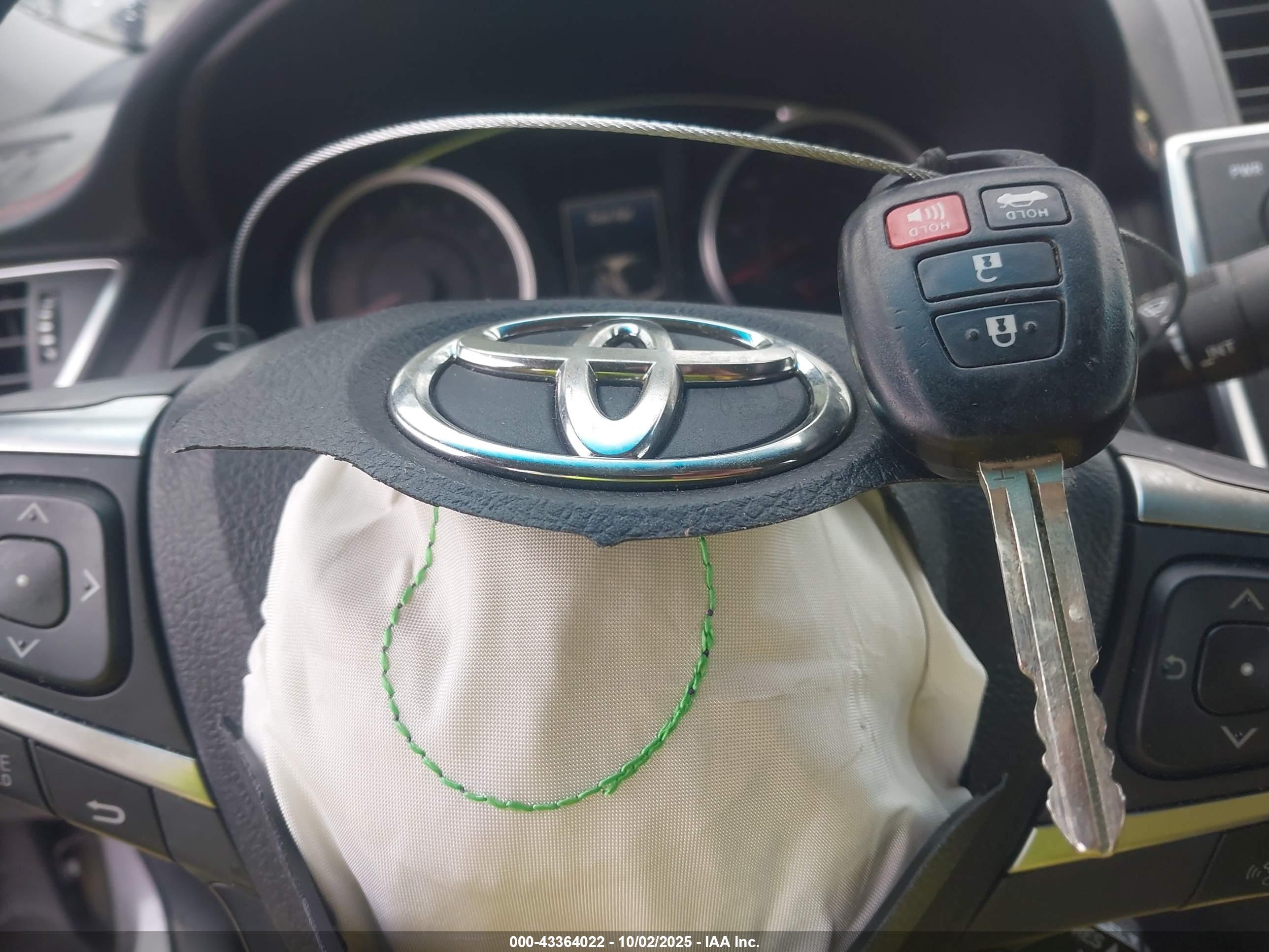 TOYOTA CAMRY image 11