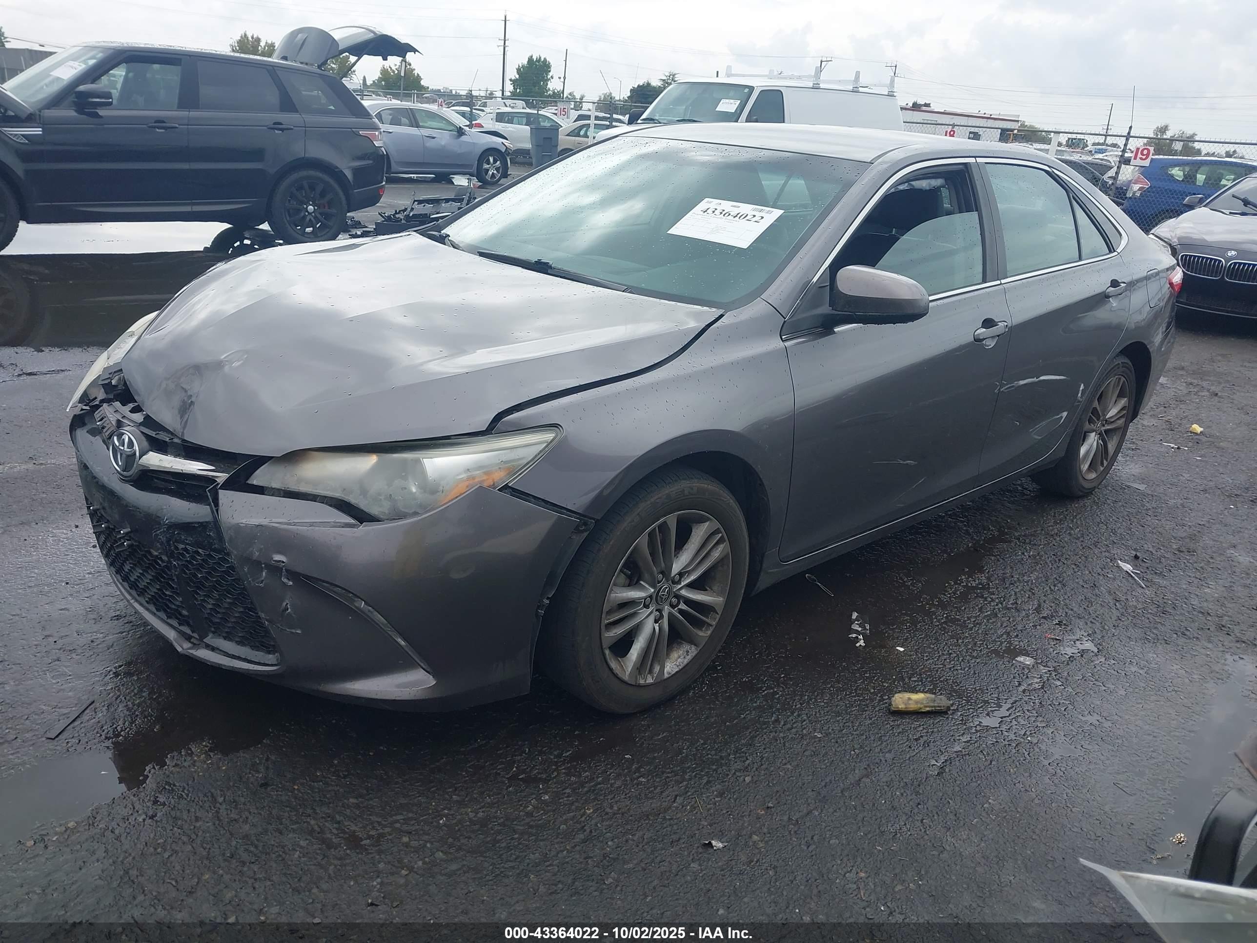 TOYOTA CAMRY image 2
