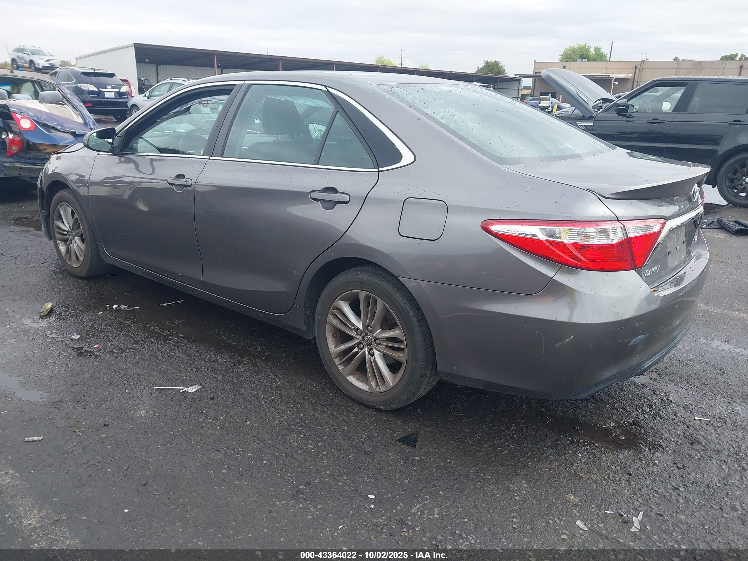 TOYOTA CAMRY image 3