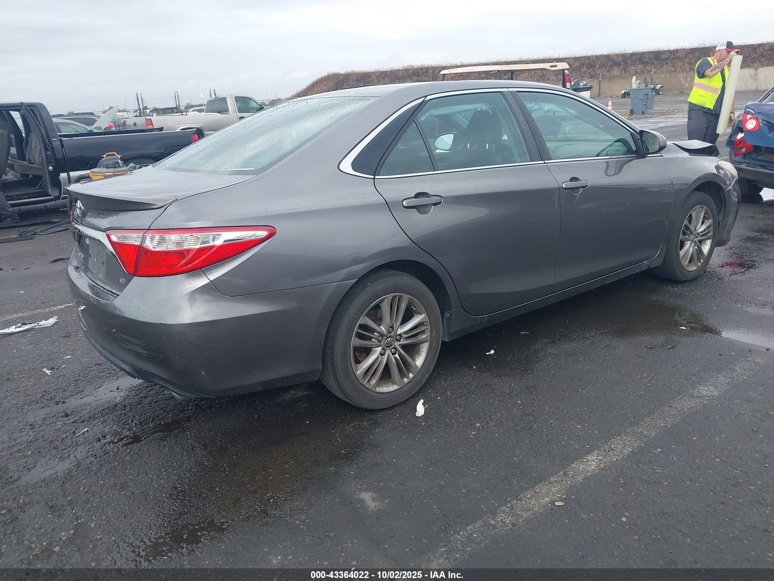 TOYOTA CAMRY image 4
