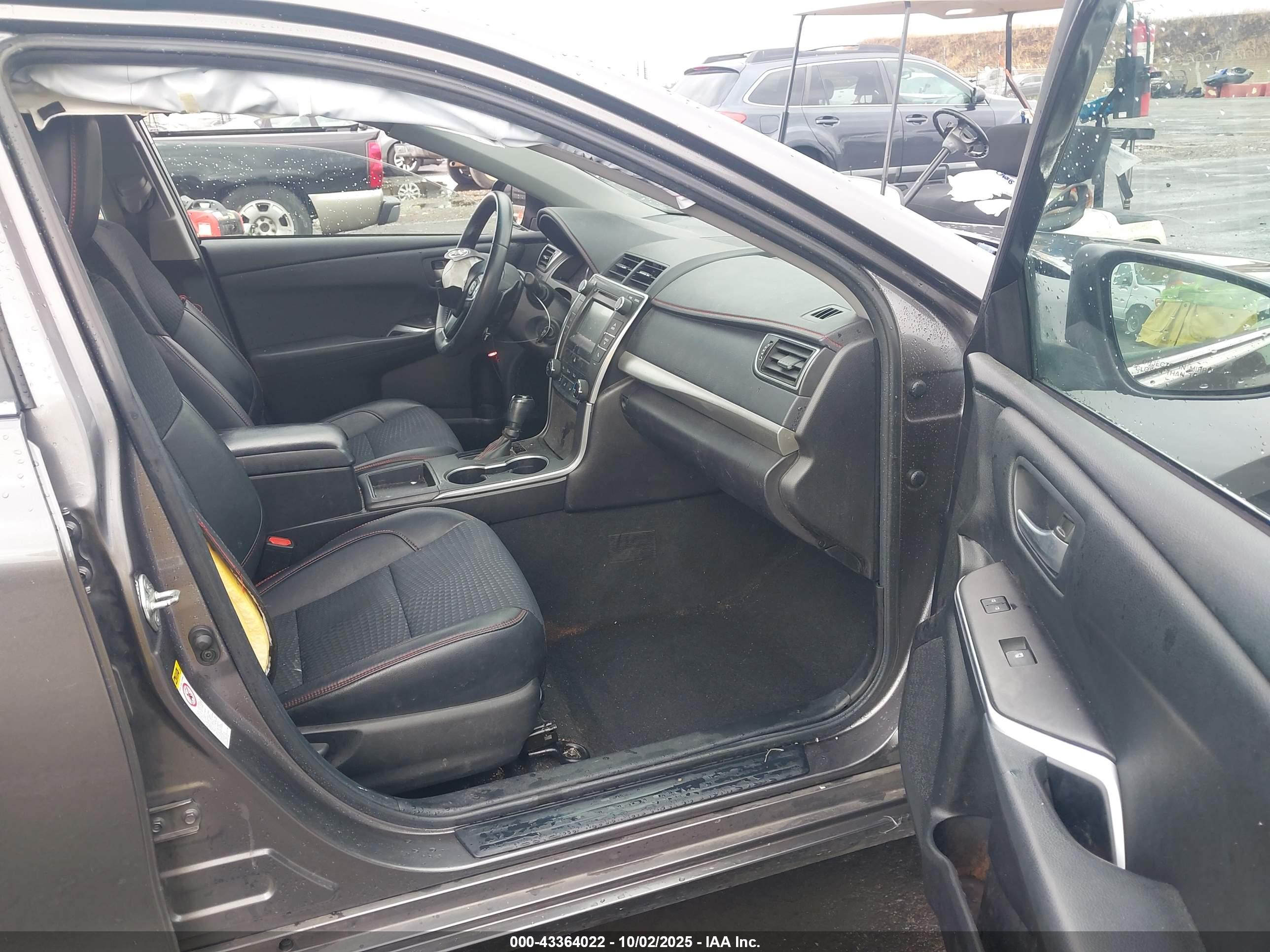 TOYOTA CAMRY image 5