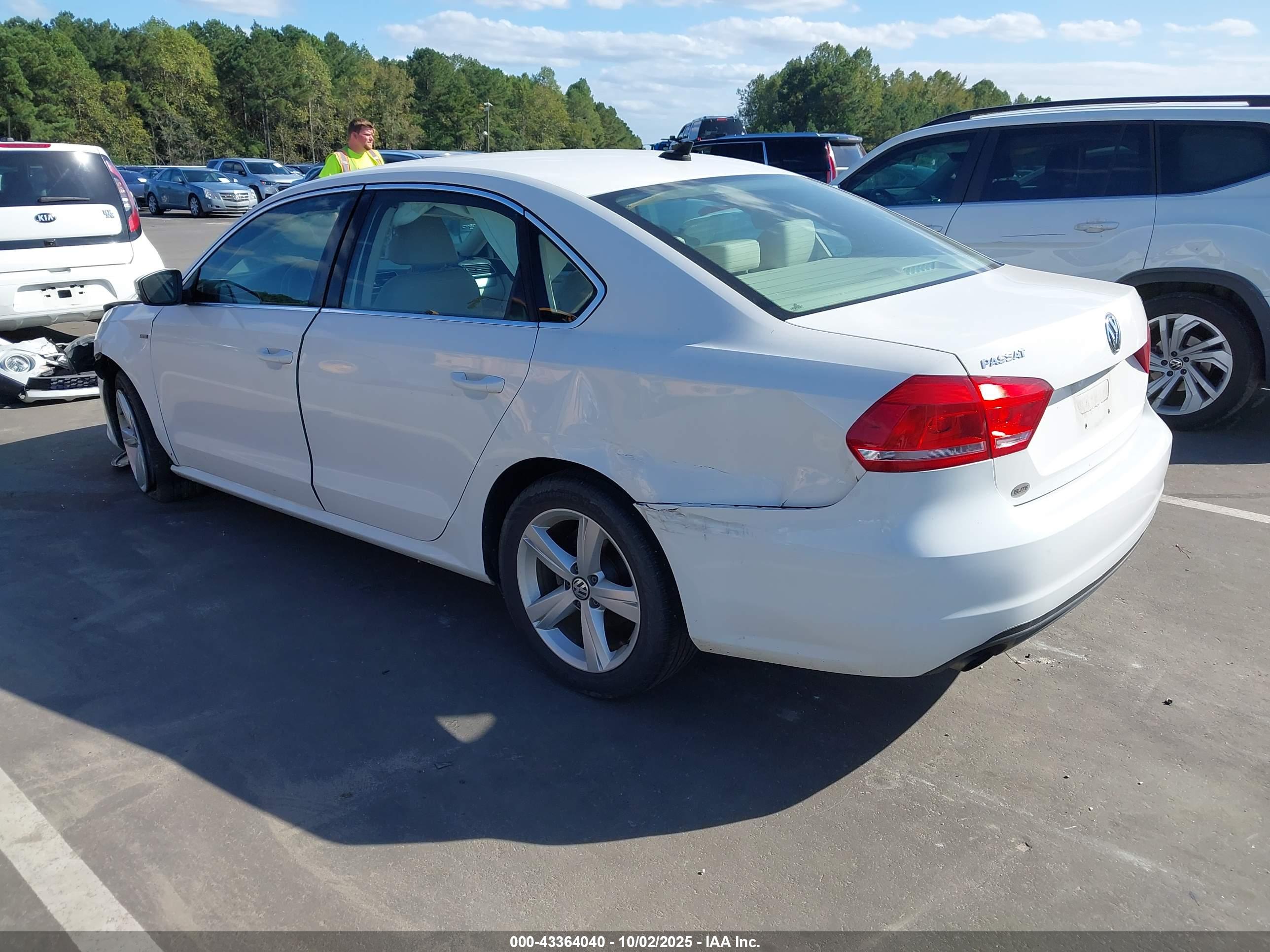 VOLKSWAGEN PASSAT image 3